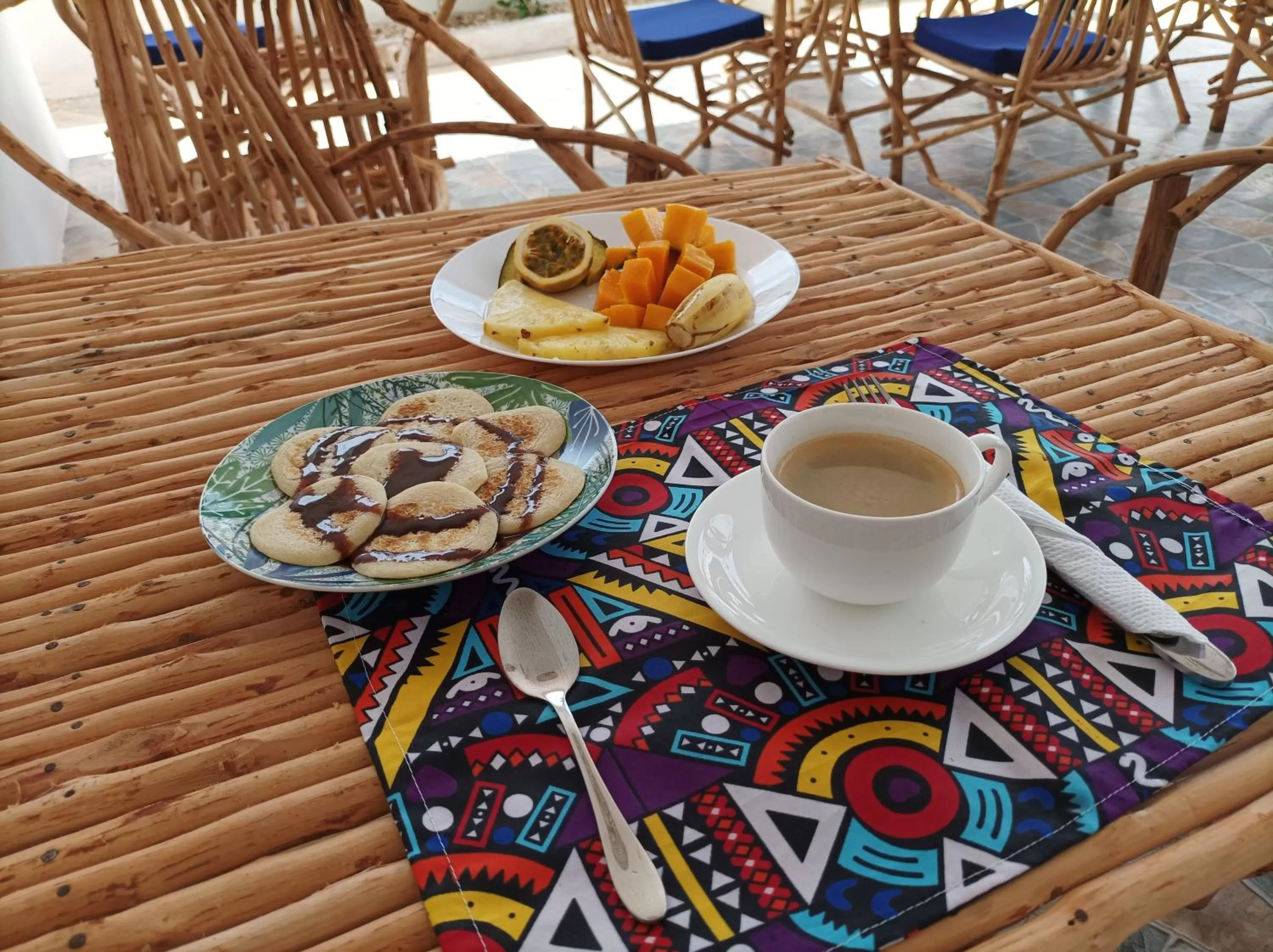 Breakfast in Zanzicrown