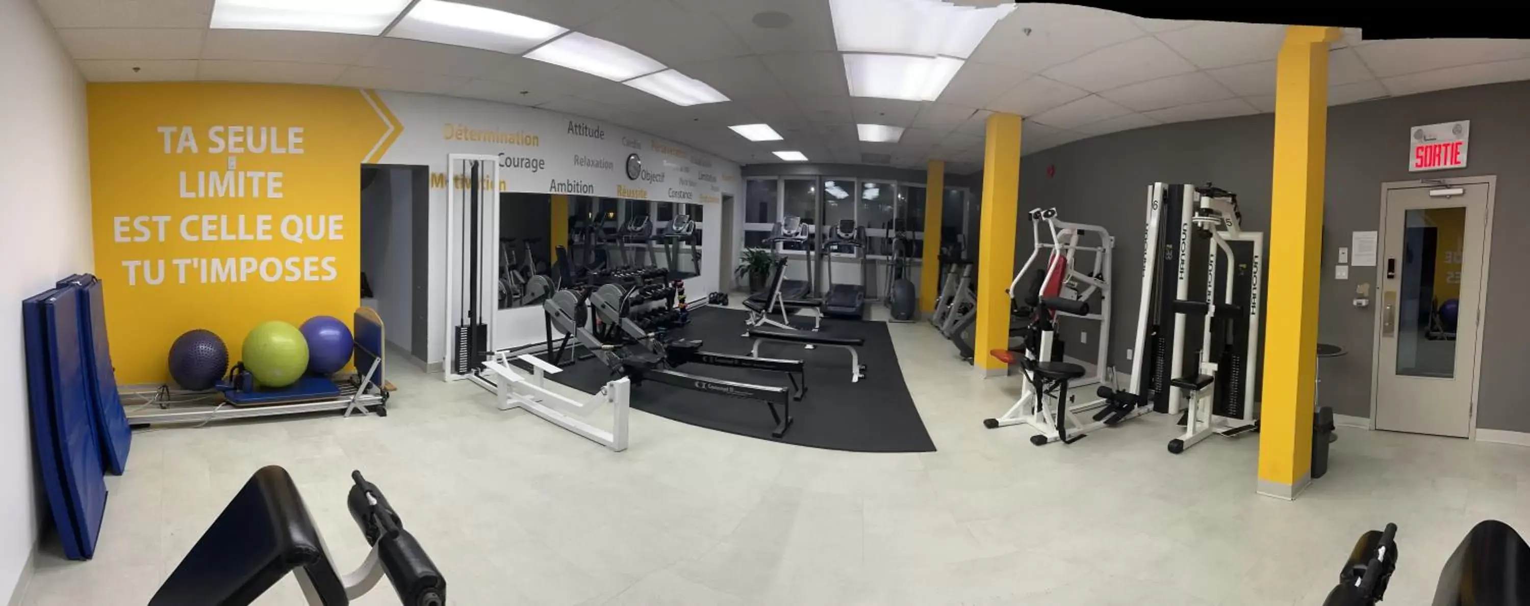 Fitness centre/facilities, Fitness Center/Facilities in Hôtel Sept-Îles