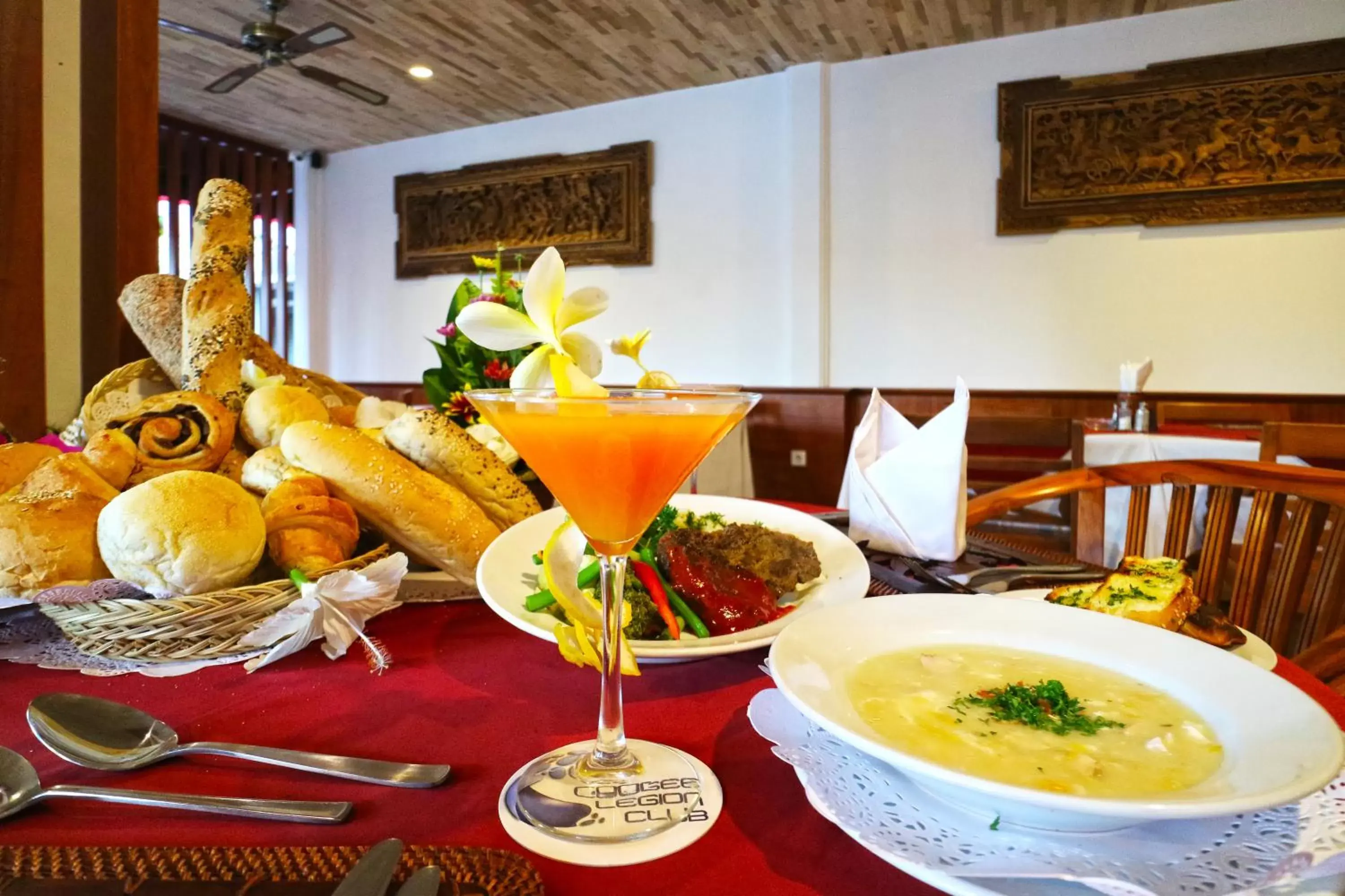 Food and drinks in Sinar Bali Hotel