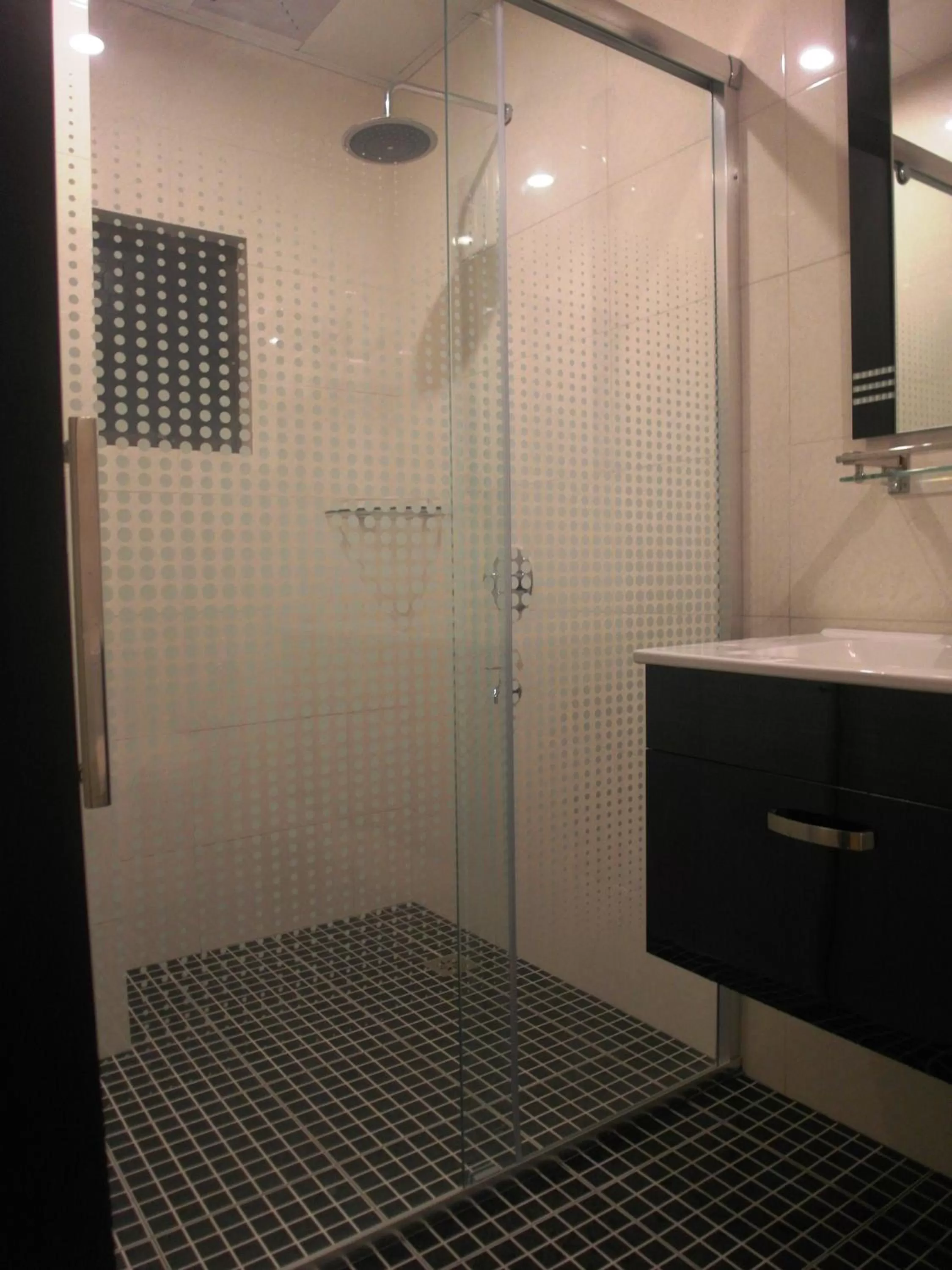 Bathroom in Mandarin Hotel Kota Kinabalu