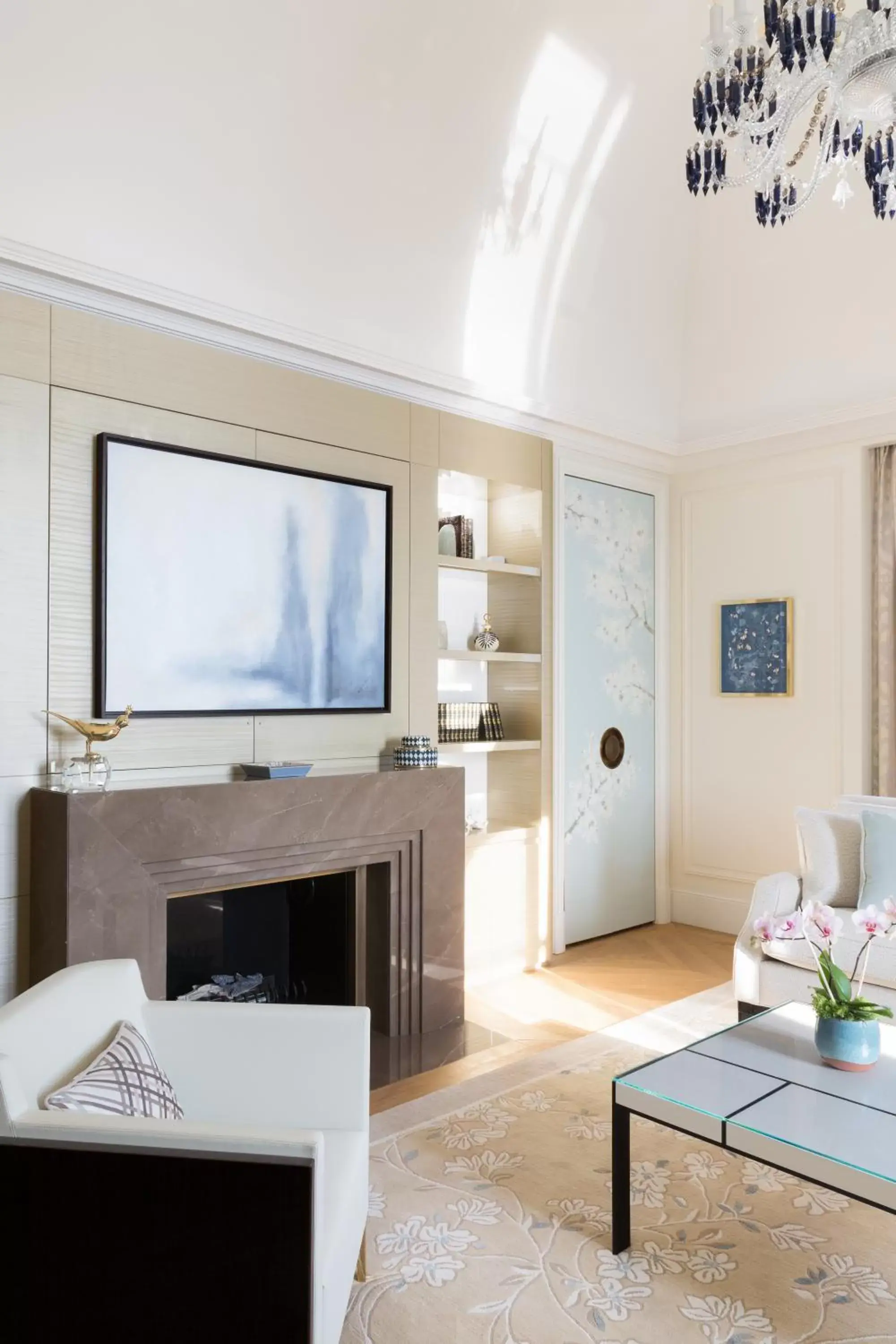 Living room, Bathroom in The Woodward - an Oetker Collection Hotel