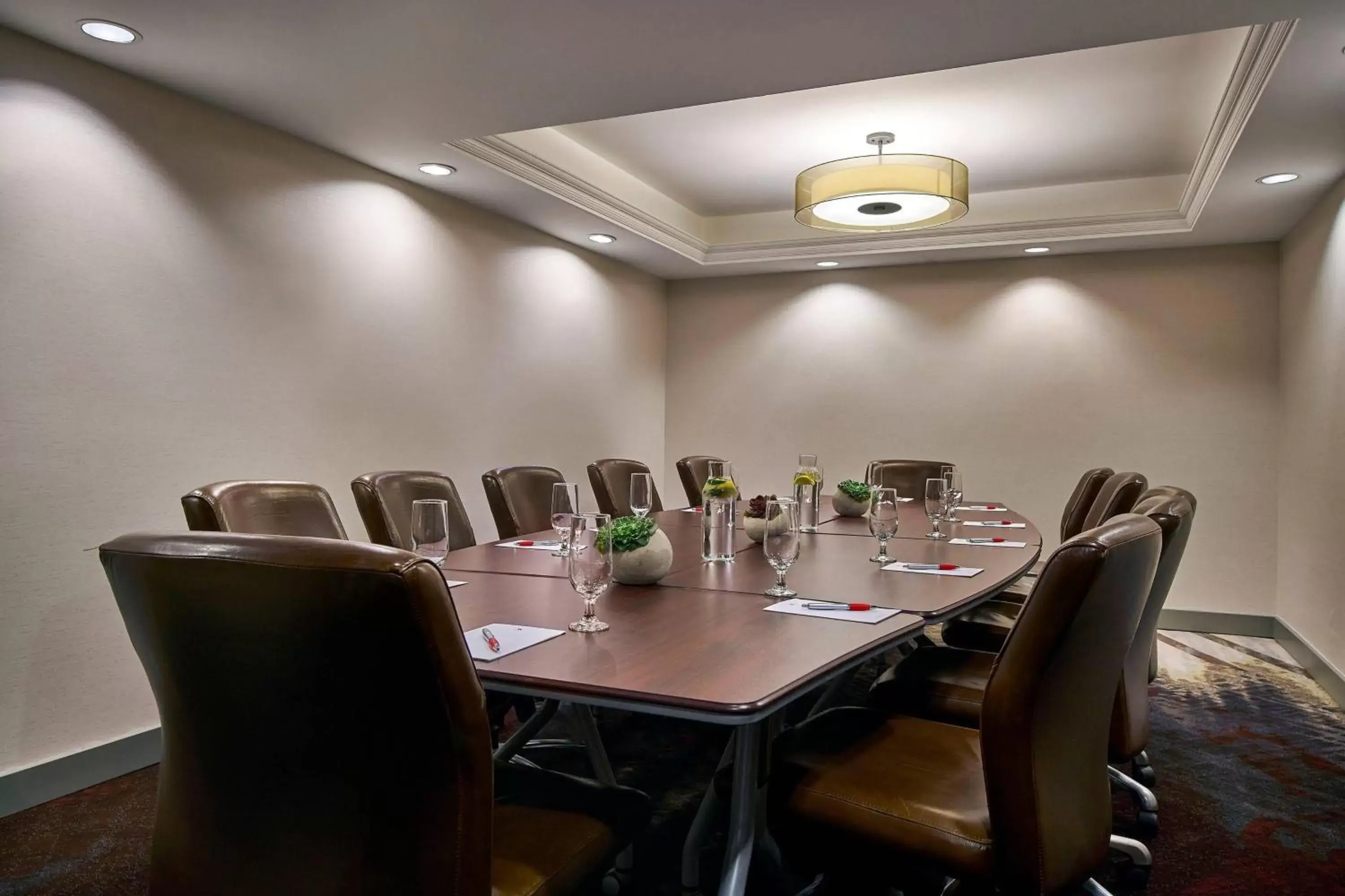 Meeting/conference room in Vancouver Airport Marriott Hotel
