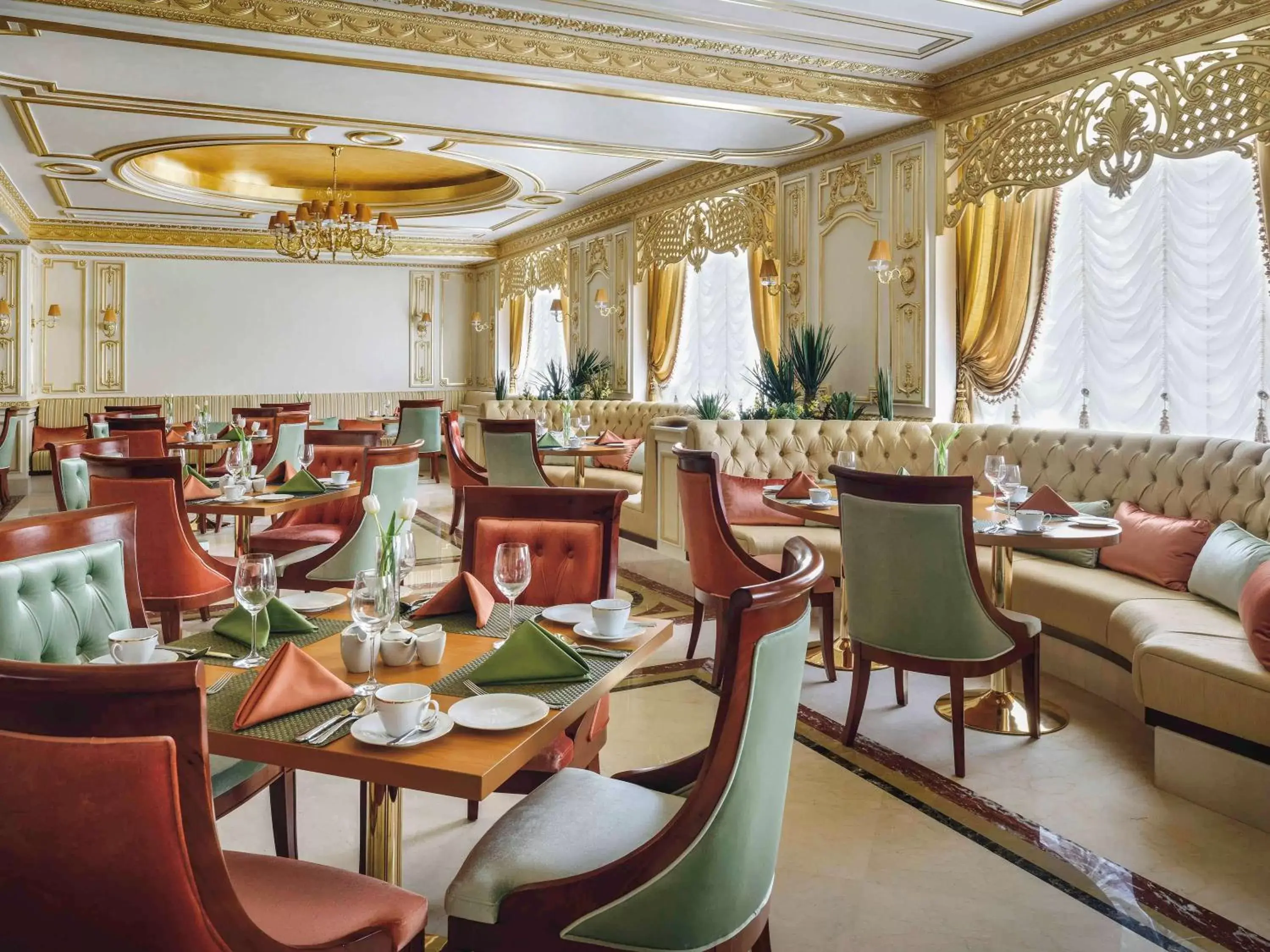 Restaurant/Places to Eat in Mövenpick Hotel City Star Jeddah