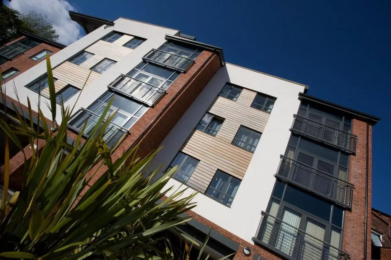 Property building in Roomzzz Leeds Headingley Property building in Roomzzz Leeds Headingley