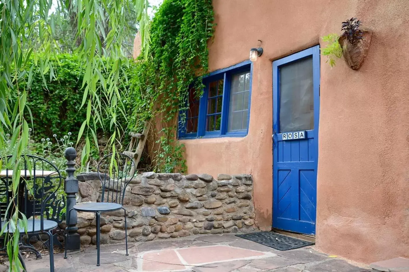 Patio in Adobe and Pines Inn Bed and Breakfast