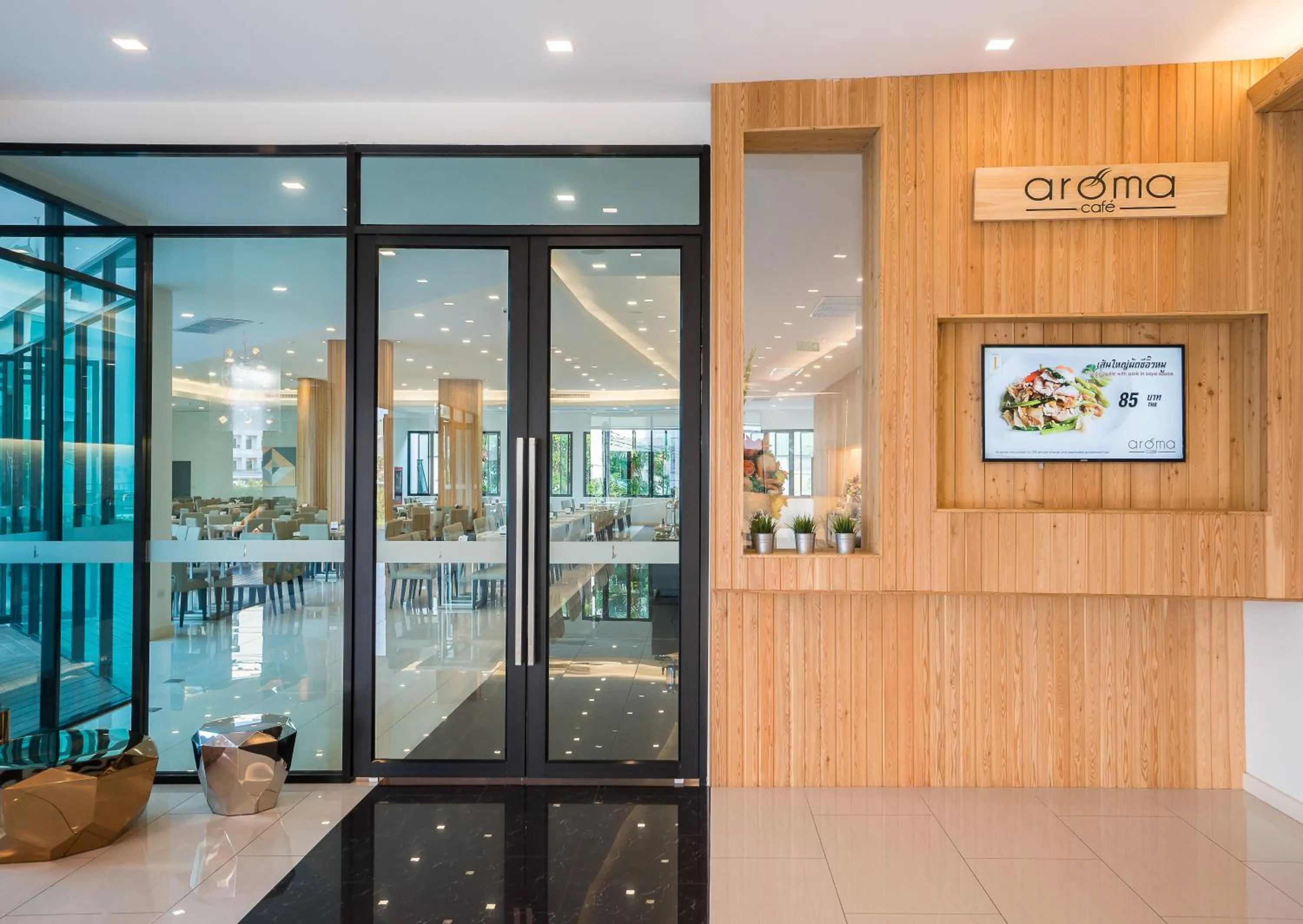 Restaurant/places to eat in Hotel J Pattaya