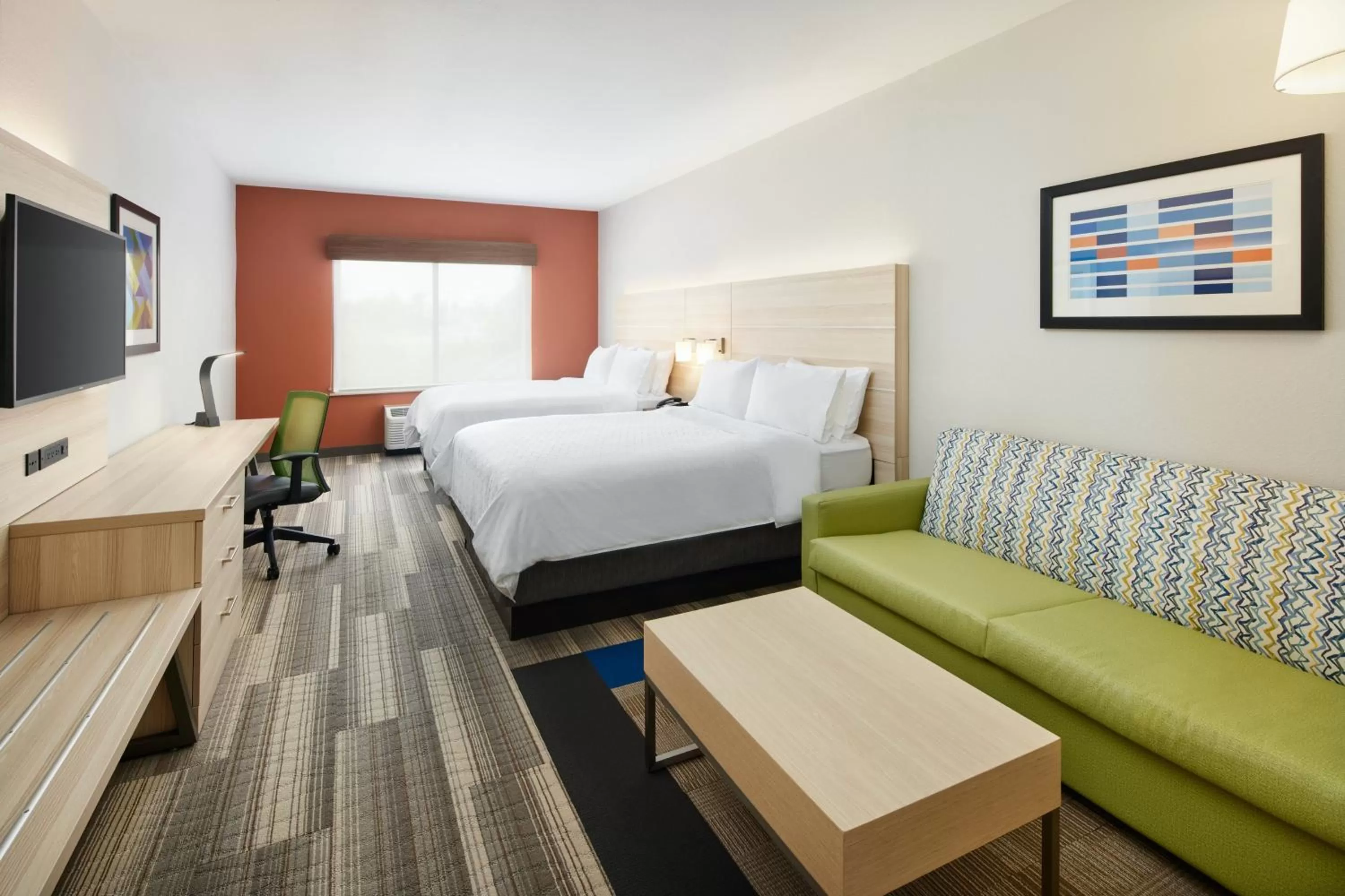 Photo of the whole room, Bed in Holiday Inn Express Hotel & Suites Salem by IHG