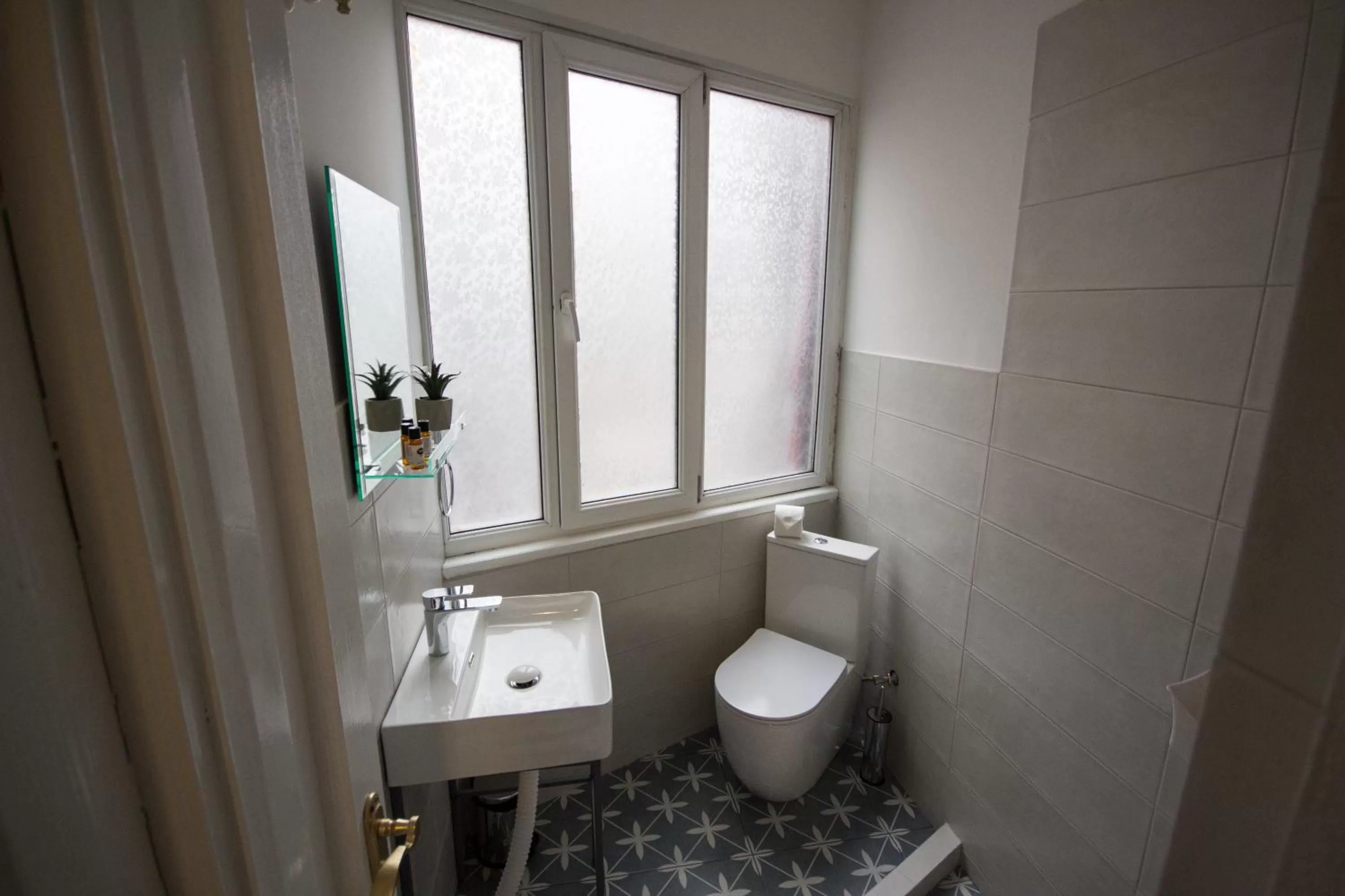 Shower in Hotel Kartli