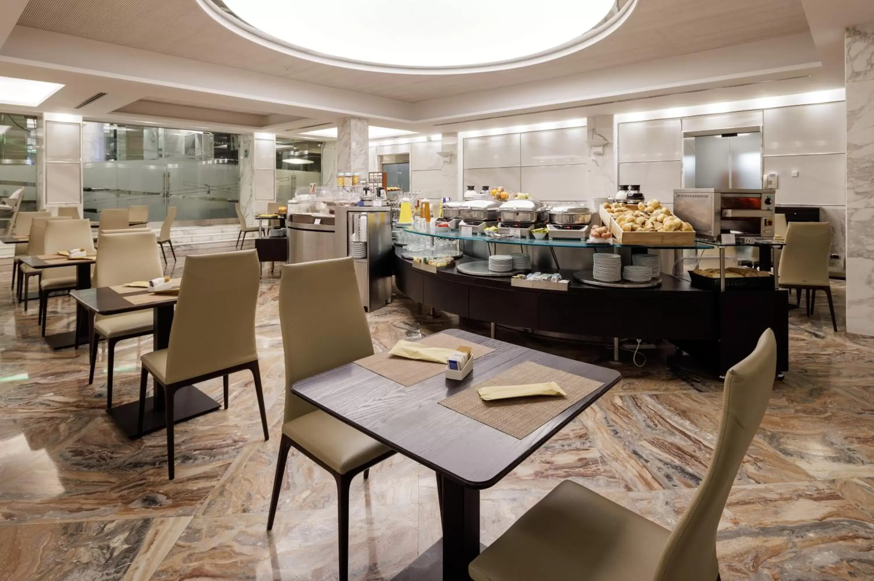 Breakfast, Restaurant/Places to Eat in Best Western Plus Hotel Universo
