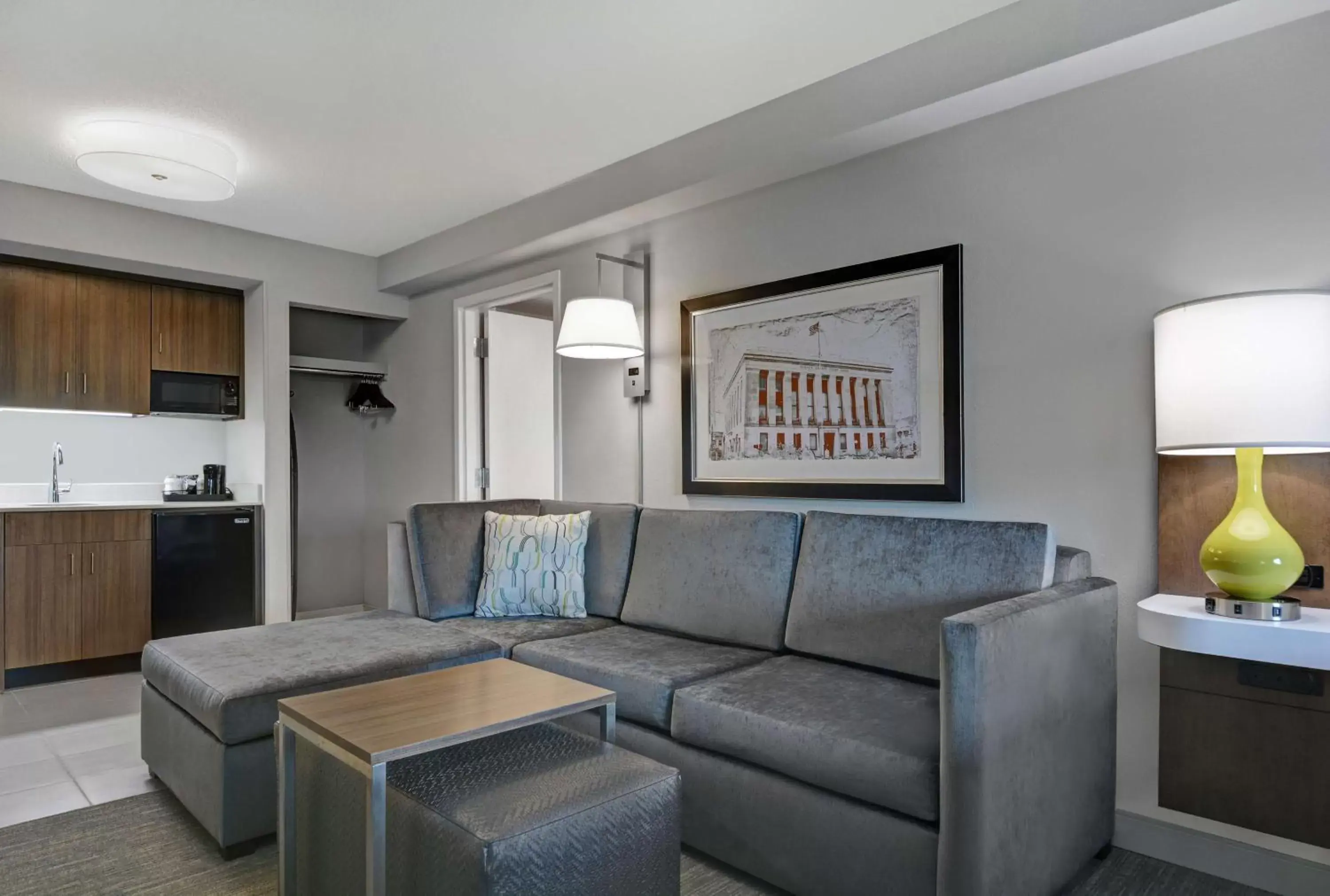 Living room, Seating Area in Hampton Inn Gallatin