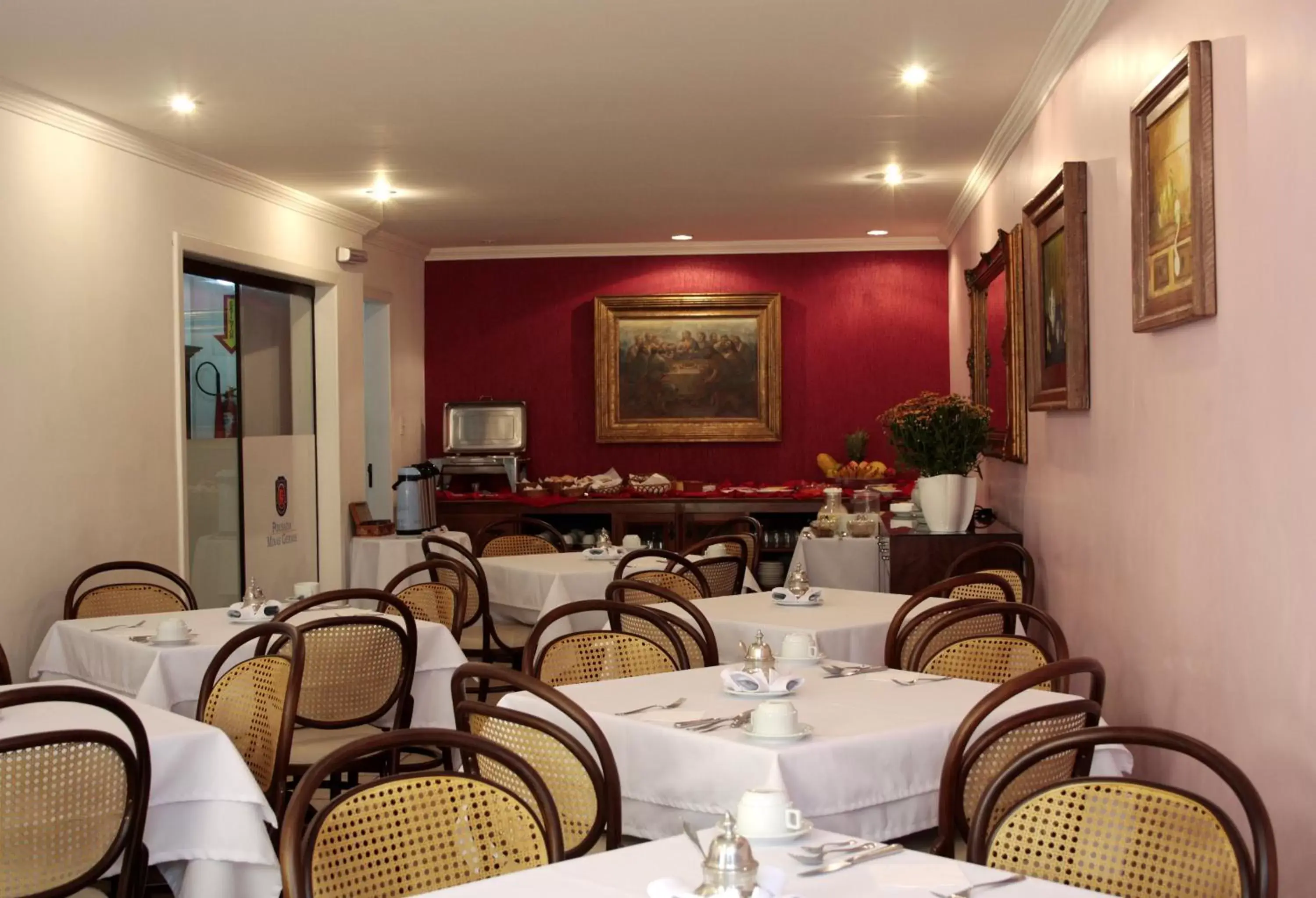 Restaurant/Places to Eat in Hotel Pousada Minas Gerais