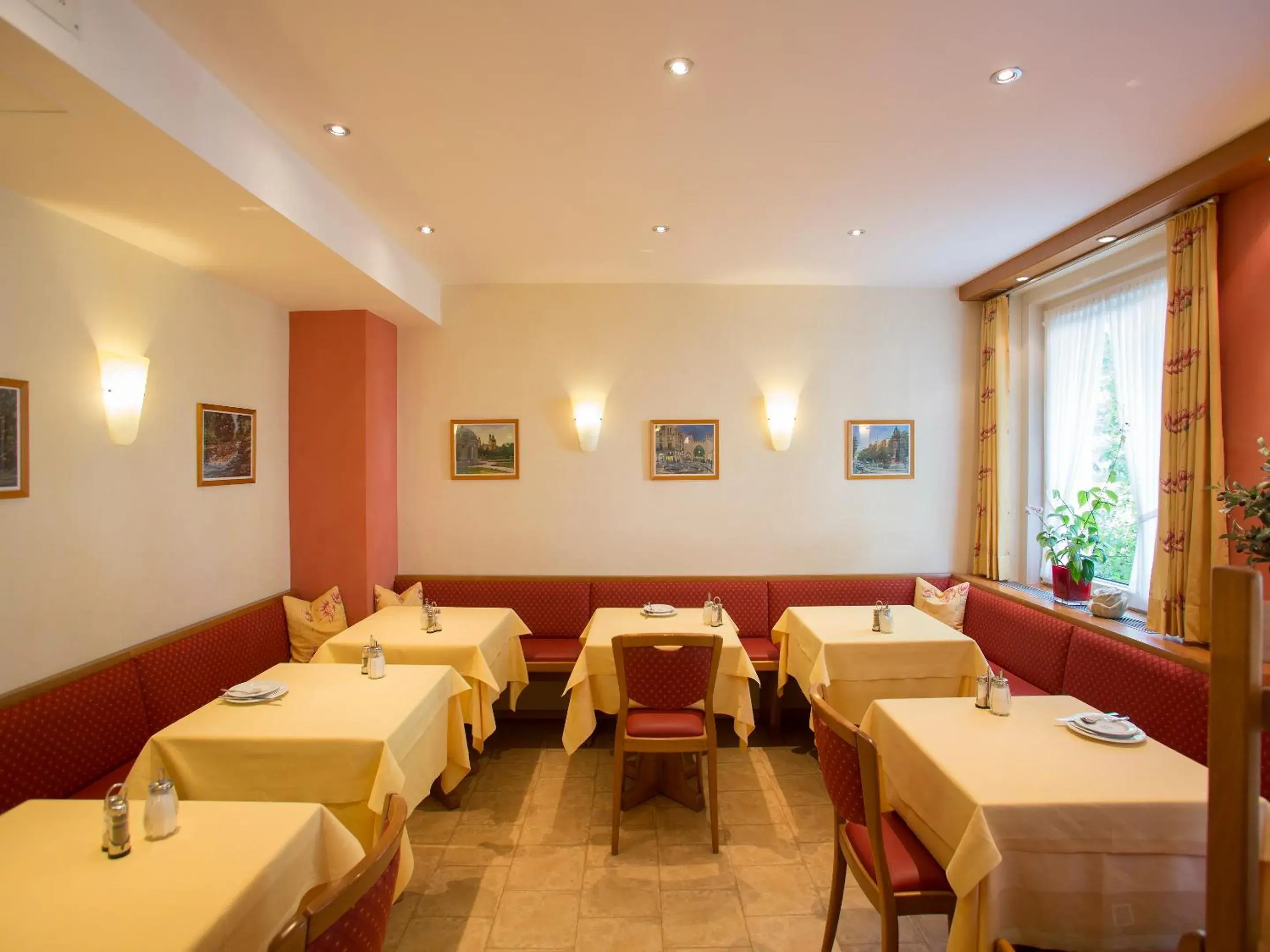 Restaurant/Places to Eat in Hotel Kriemhild am Hirschgarten