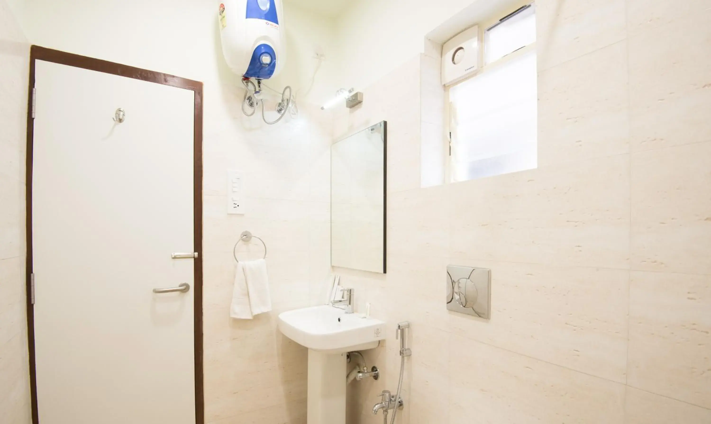 Bathroom in Treebo Trend King'S Court Chandrasekharpur