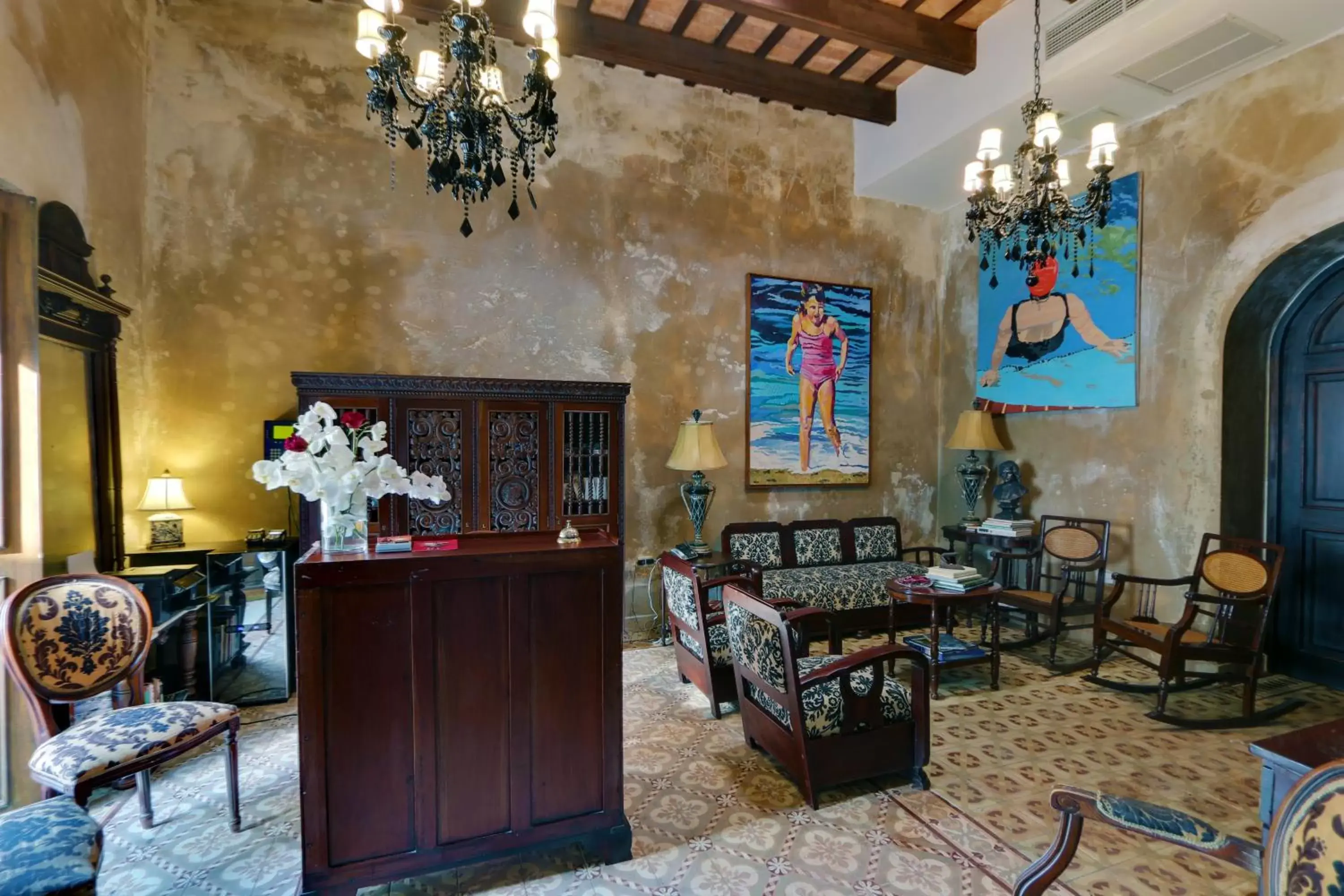 Communal lounge/ TV room, Lounge/Bar in Villa Herencia Hotel