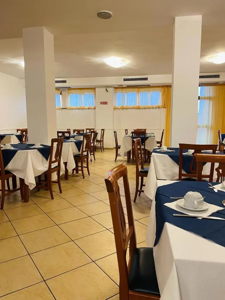 Restaurant/Places to Eat in Hotel Vico Alto