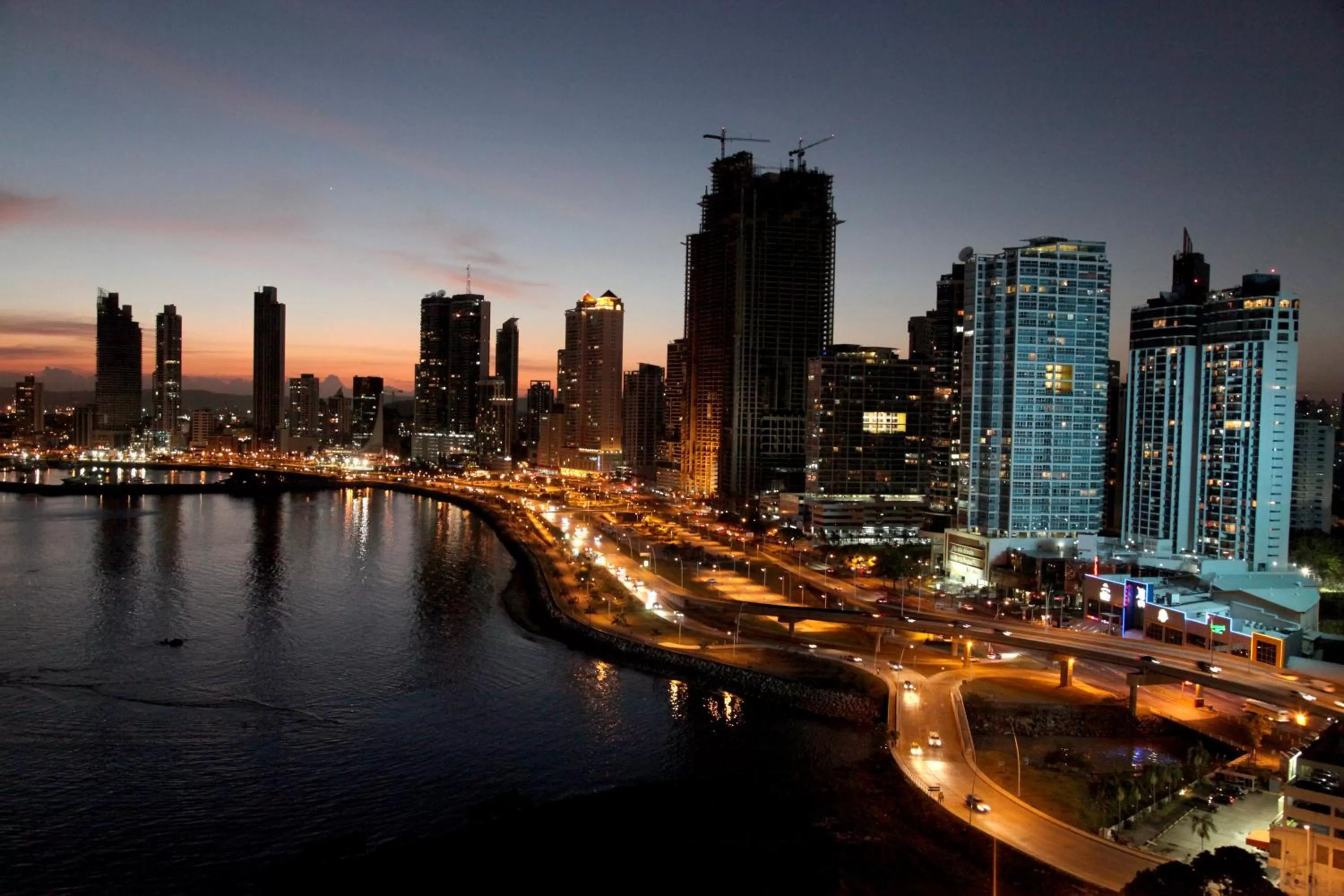 Night in Plaza Paitilla Inn