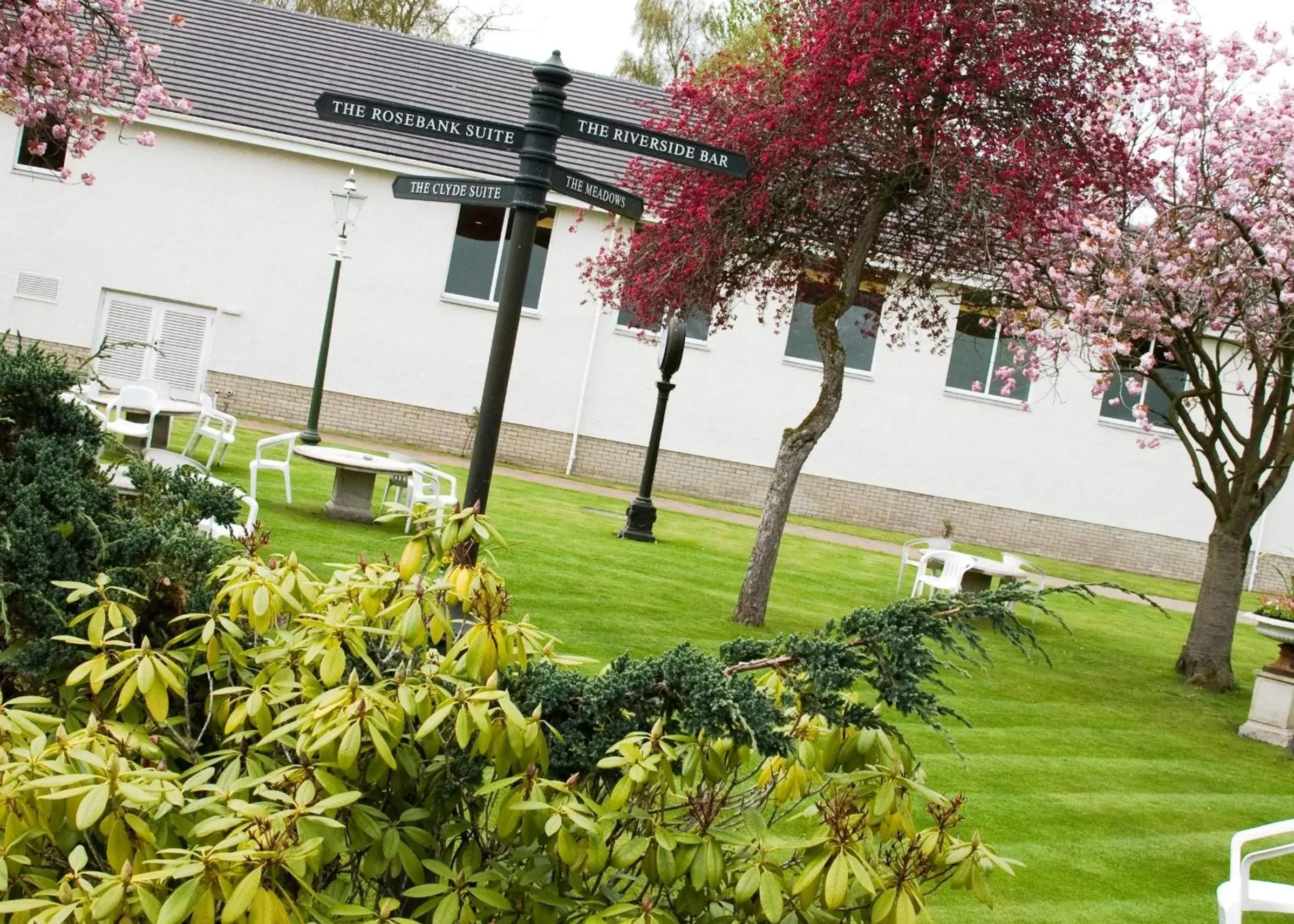 Garden in The Popinjay Hotel