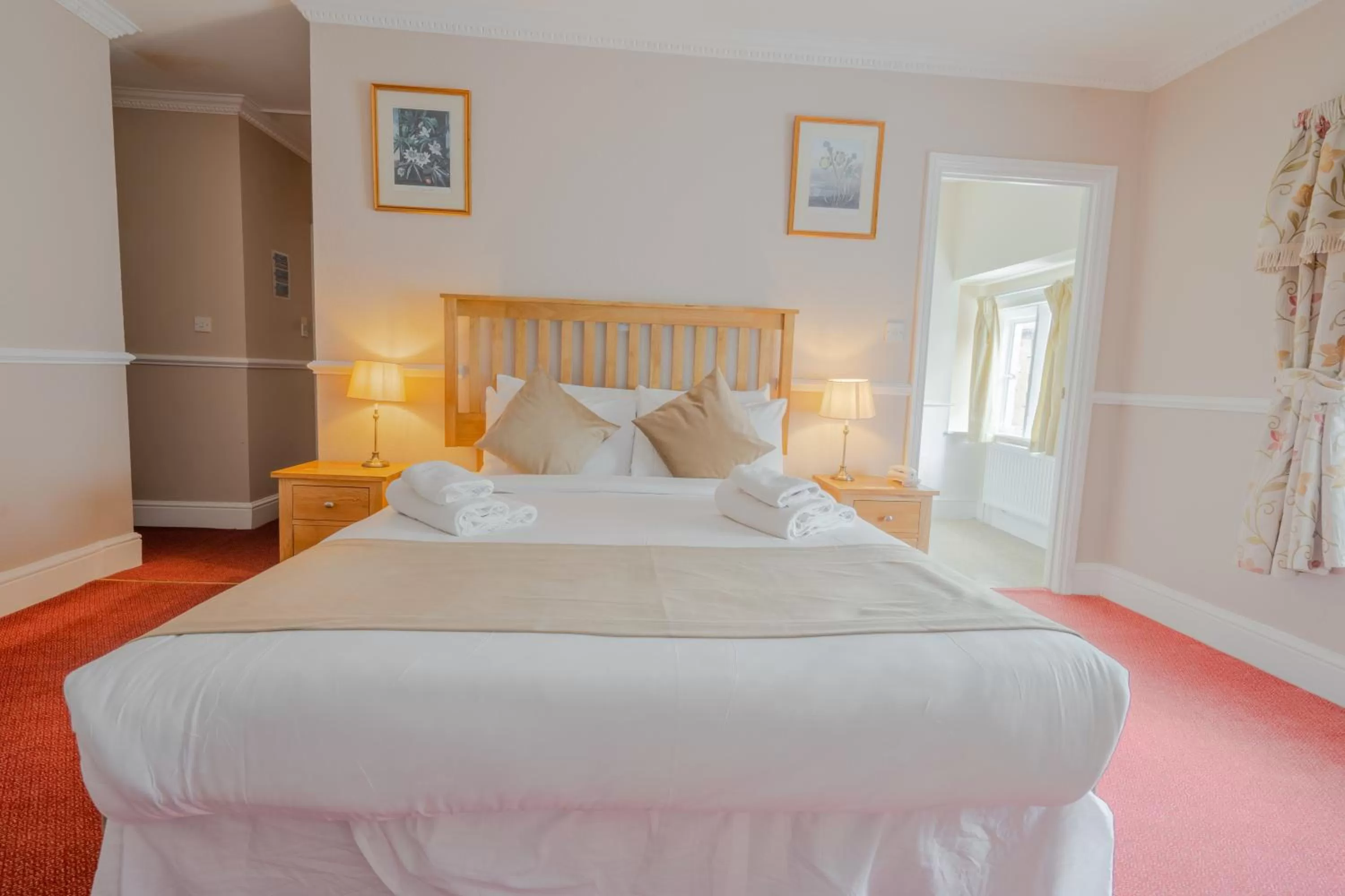 Bed in Crown Hotel Cotswold