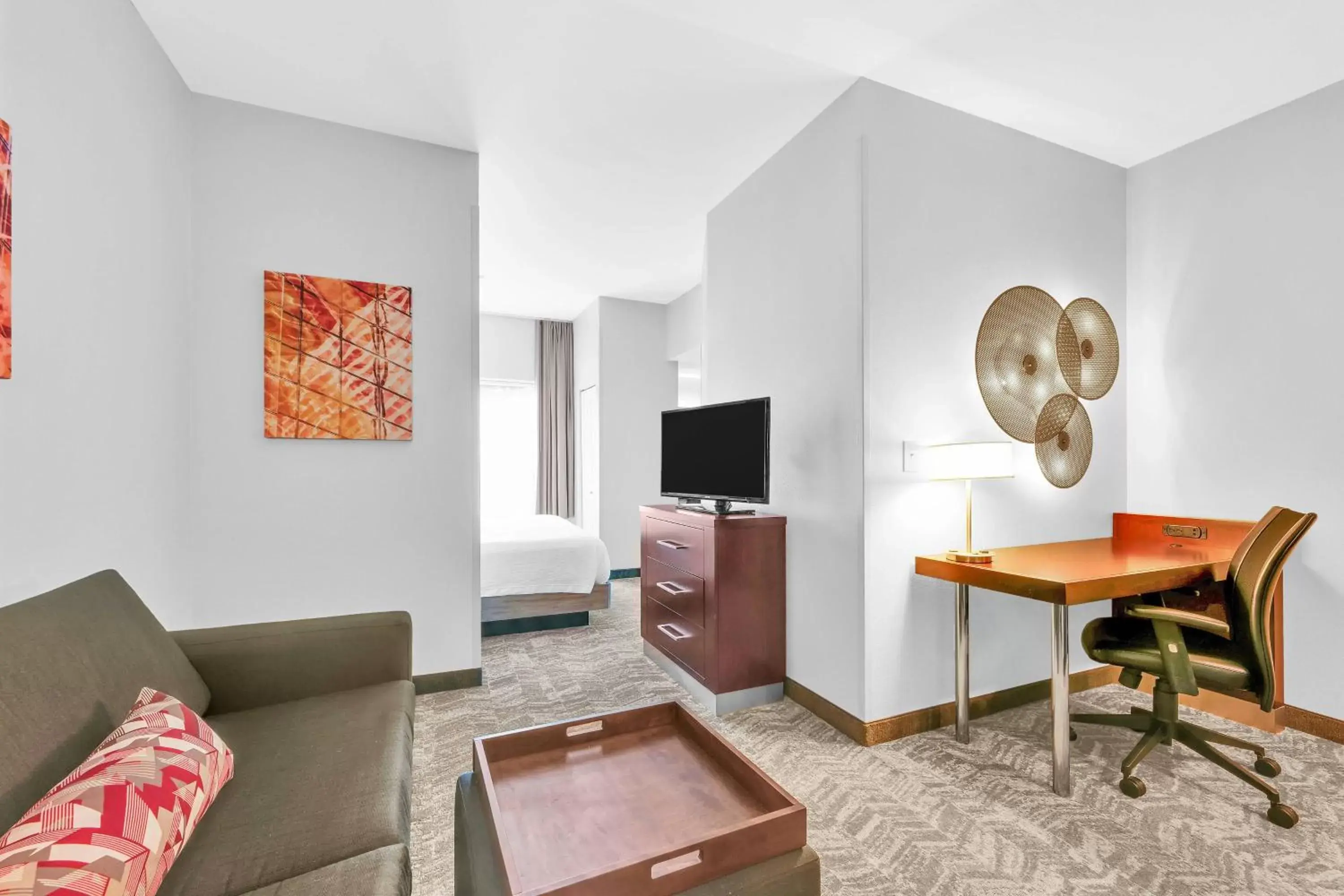 Bedroom, TV/Entertainment Center in SpringHill Suites by Marriott Tarrytown Westchester County