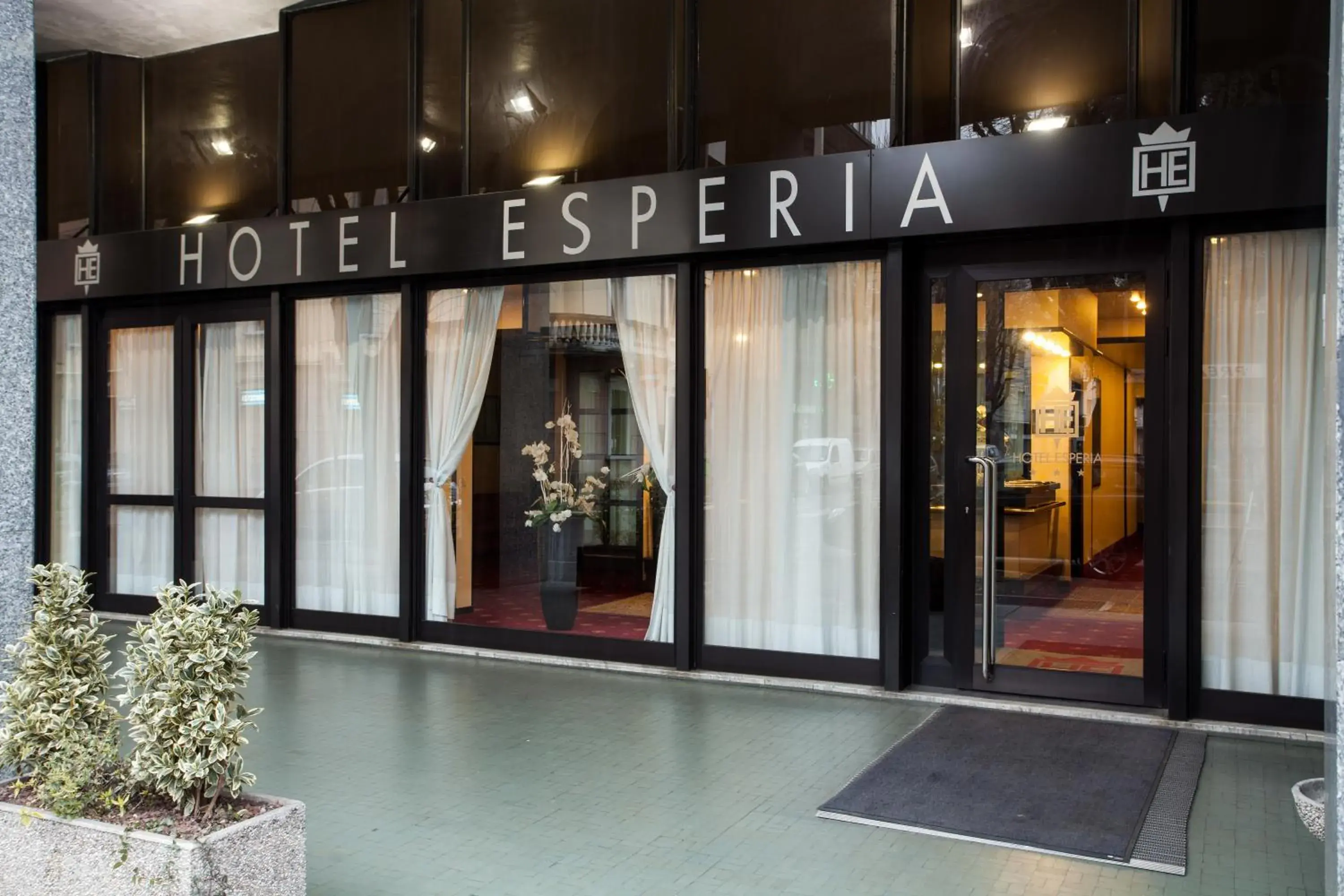 Facade/entrance in Hotel Esperia