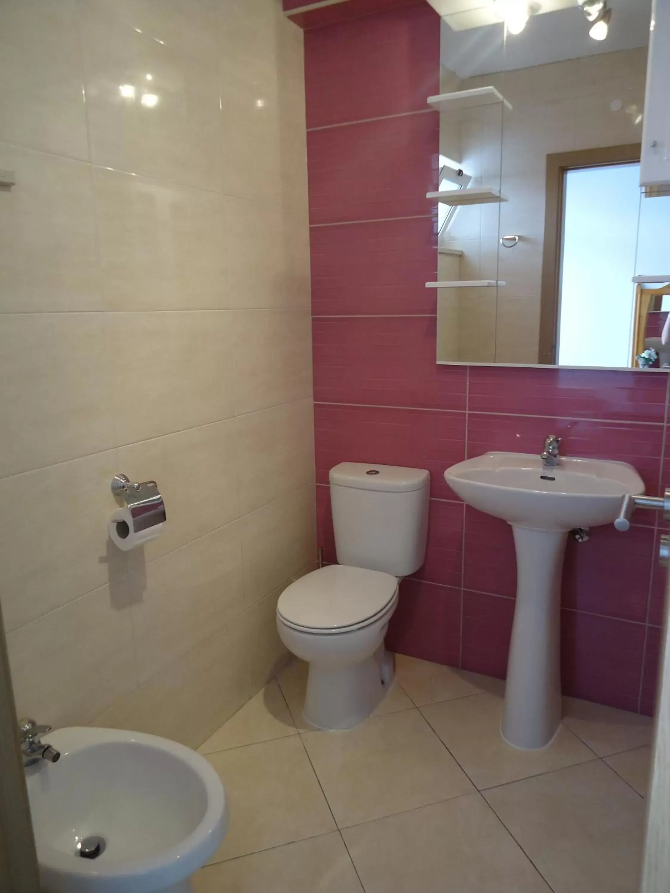 Bathroom in Hotel Aviz