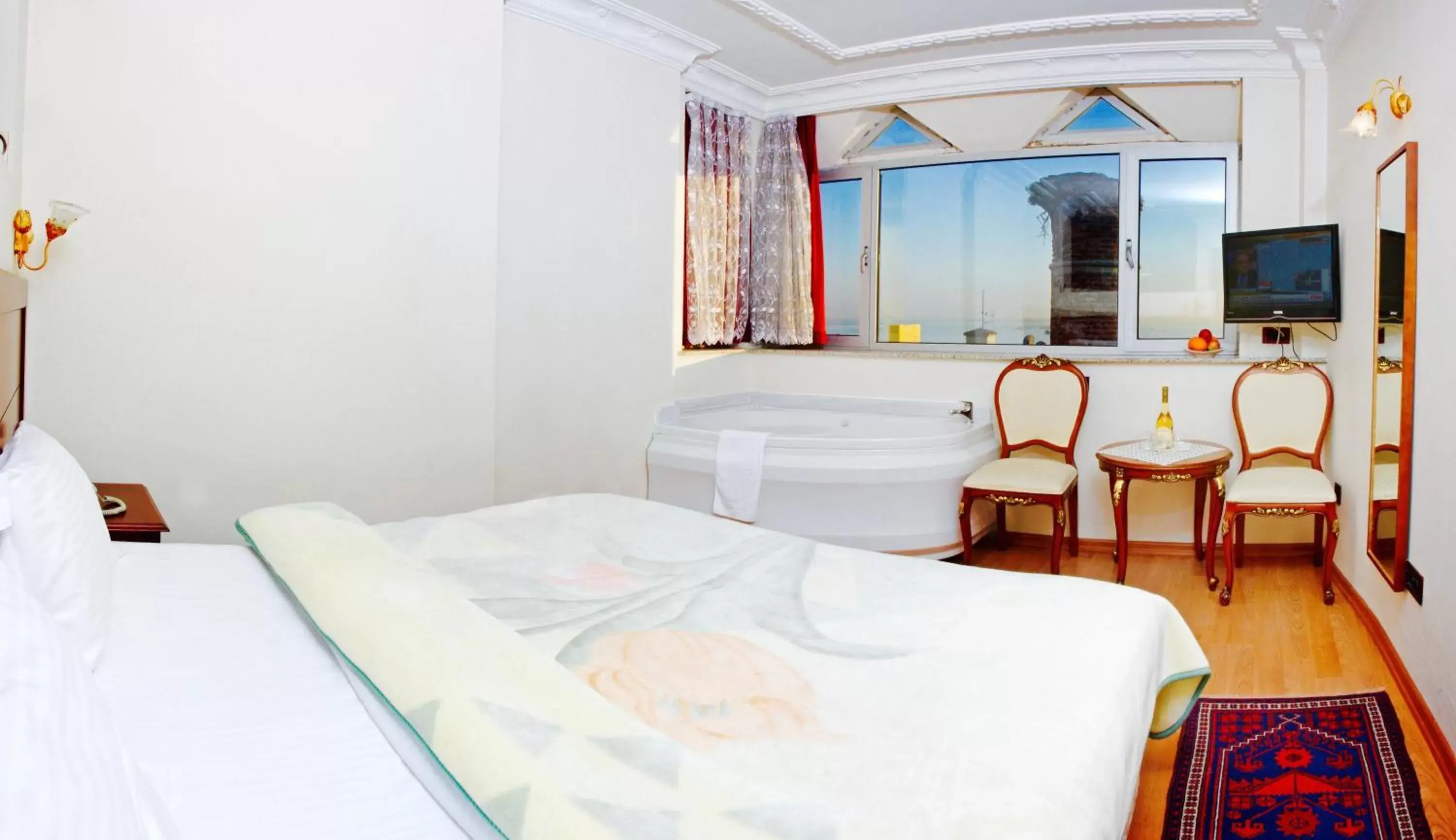 Hot Tub, Bed in Ada Hotel Istanbul