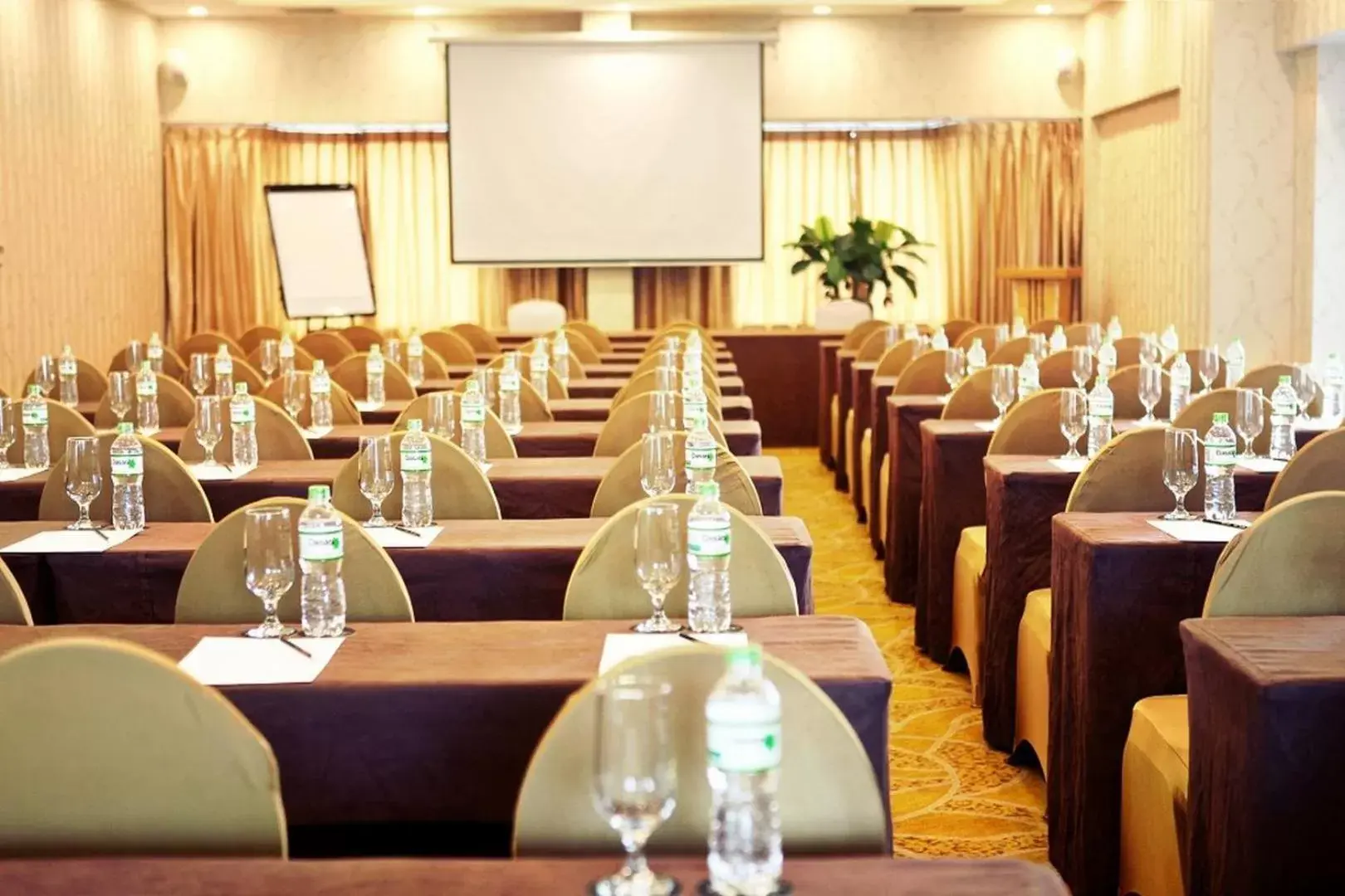 Banquet/Function facilities in La Casa Hanoi Hotel