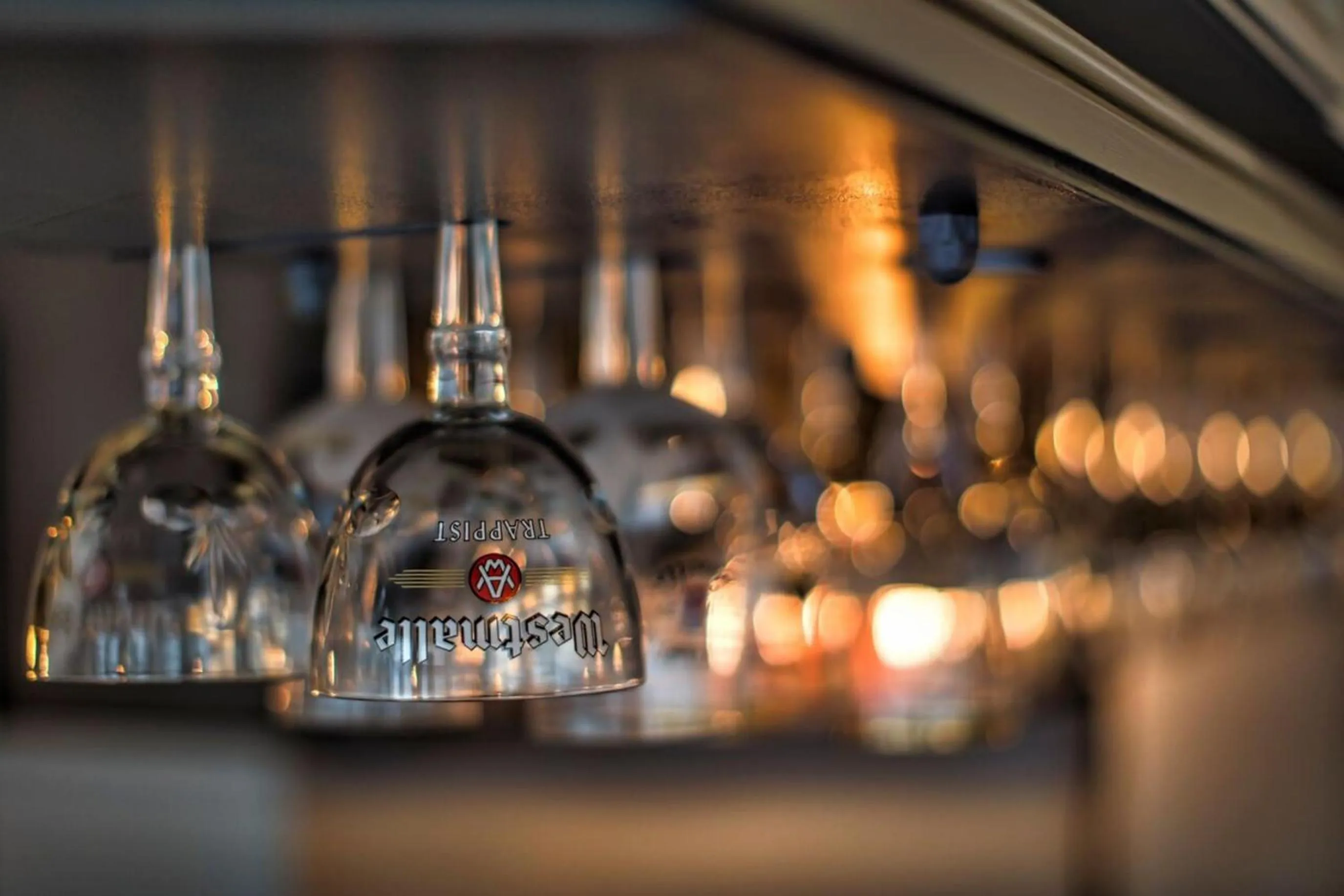 Lounge or bar in Beverly Hills Hotel