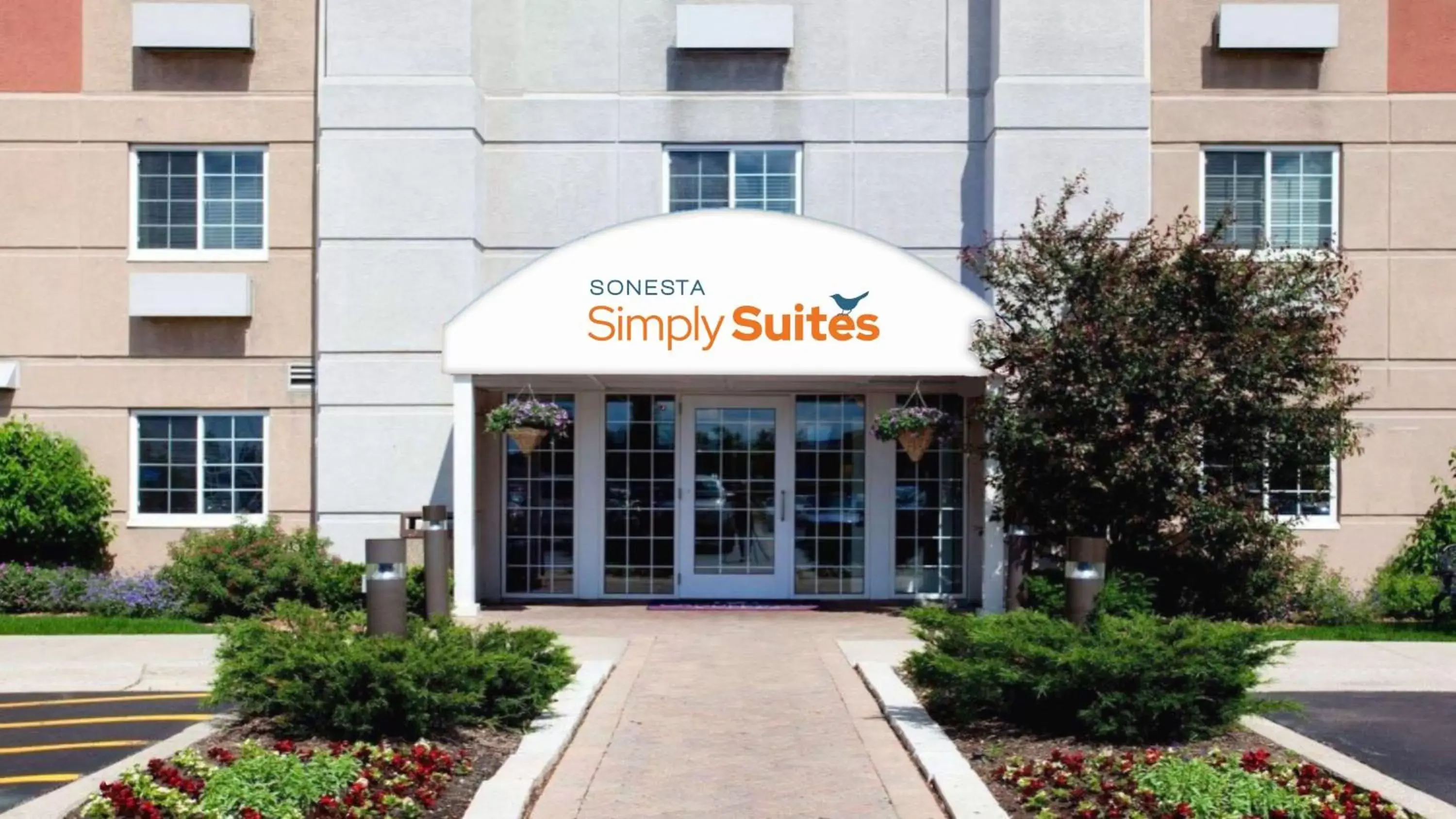 Property building in Sonesta Simply Suites Chicago O'Hare Airport