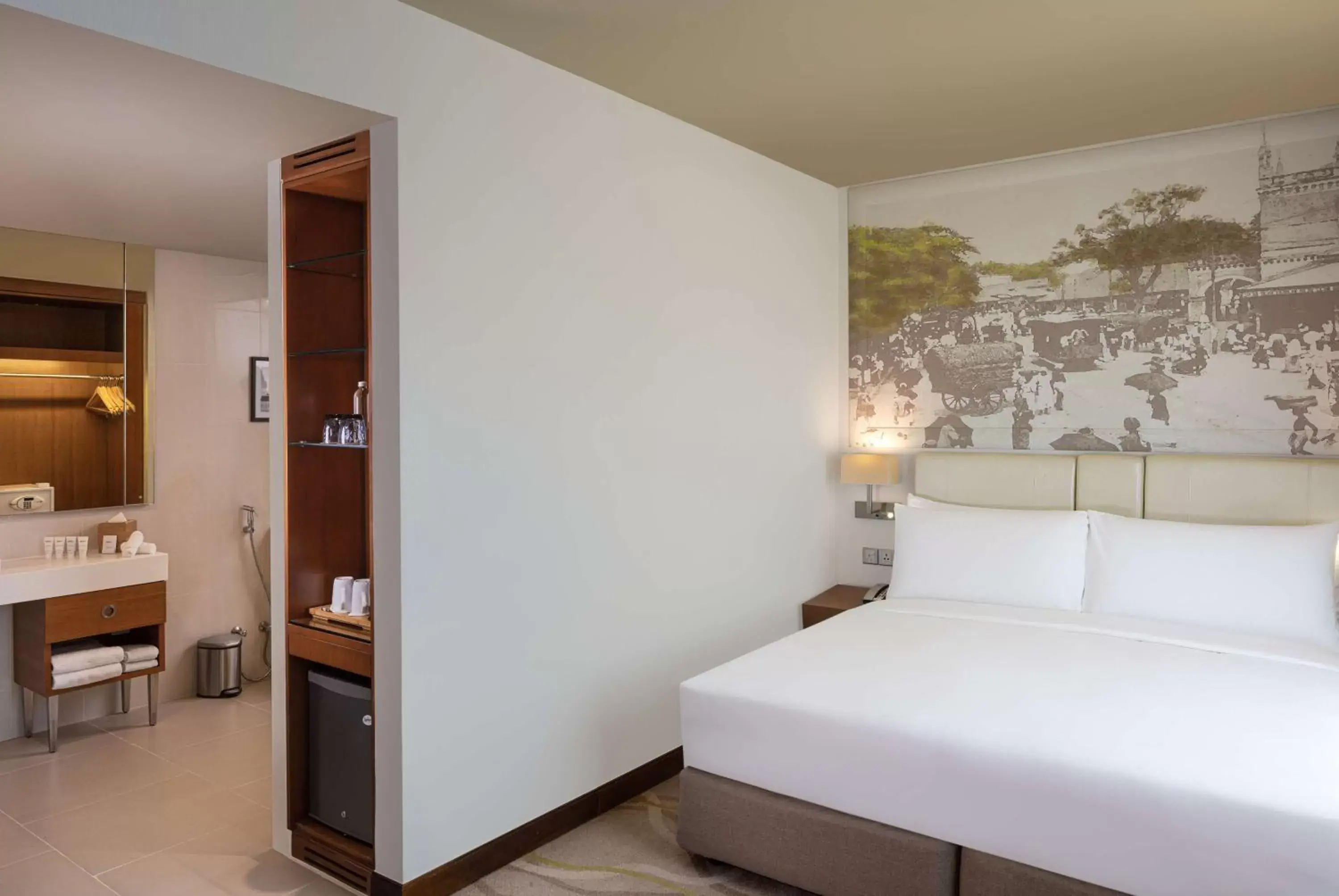 Bedroom, Bed in Radisson Hotel Colombo