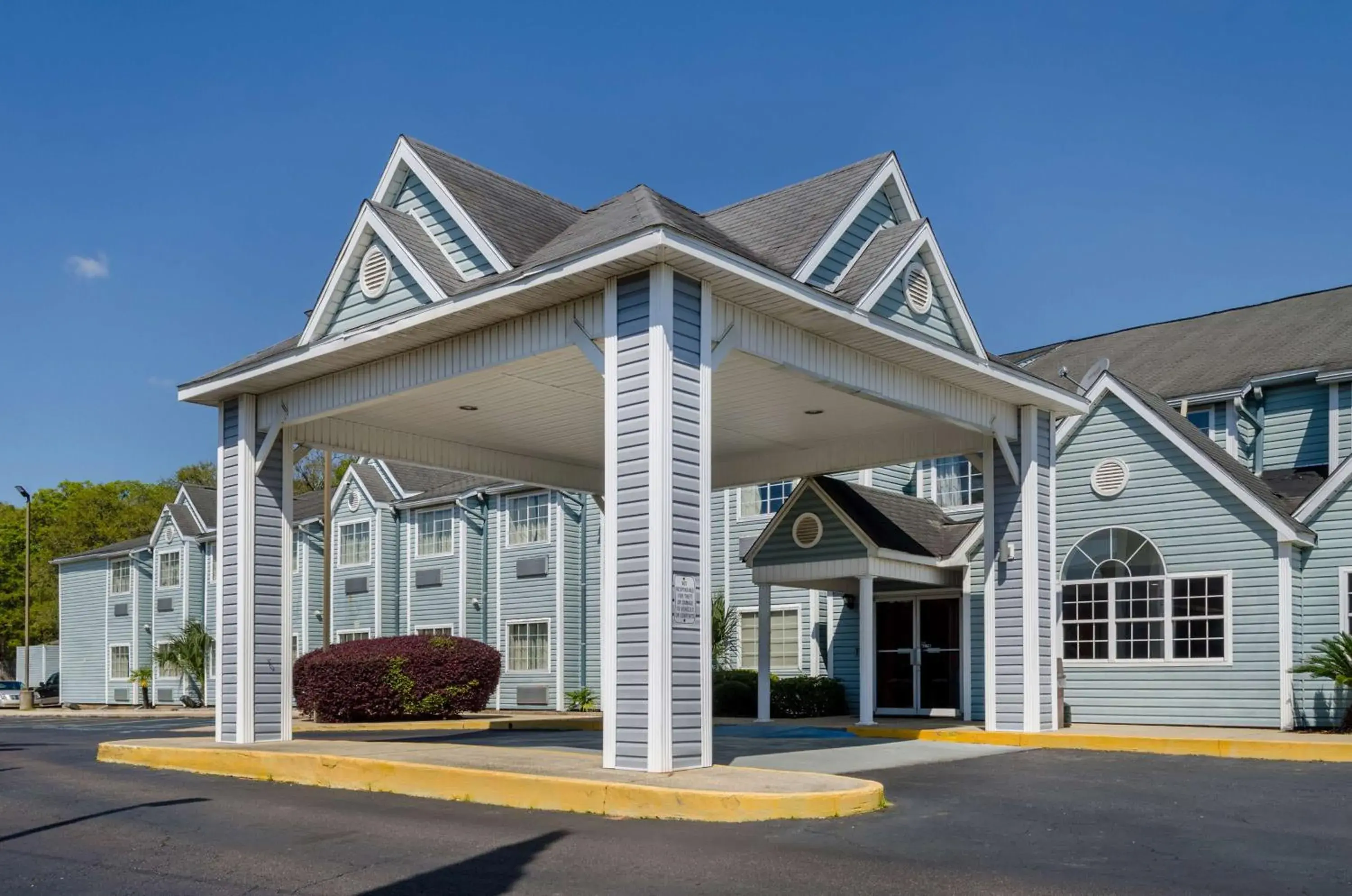 Property Building in Motel 6-Mobile, AL