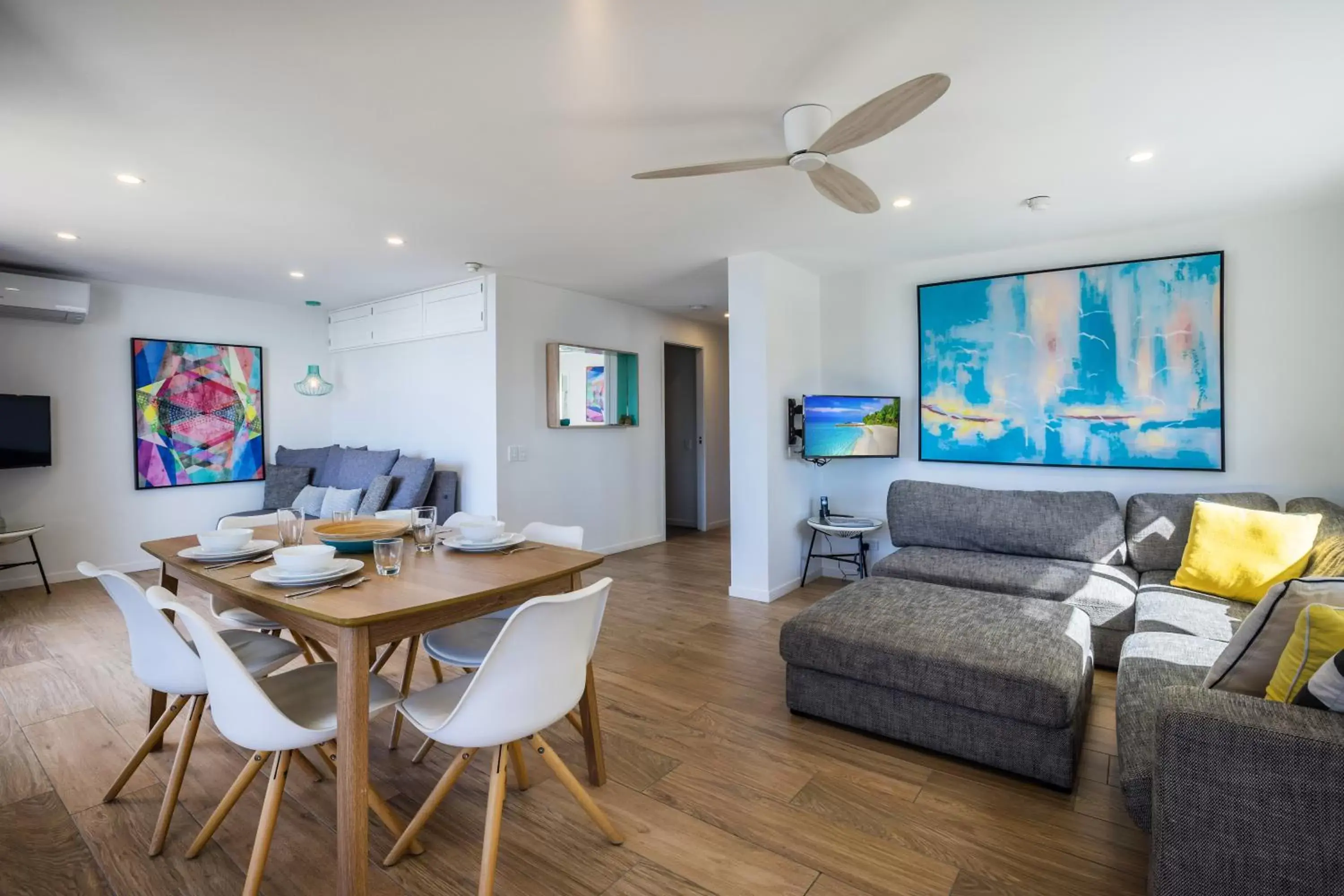 Living room in Pacific Beach Resort Living room in Pacific Beach Resort