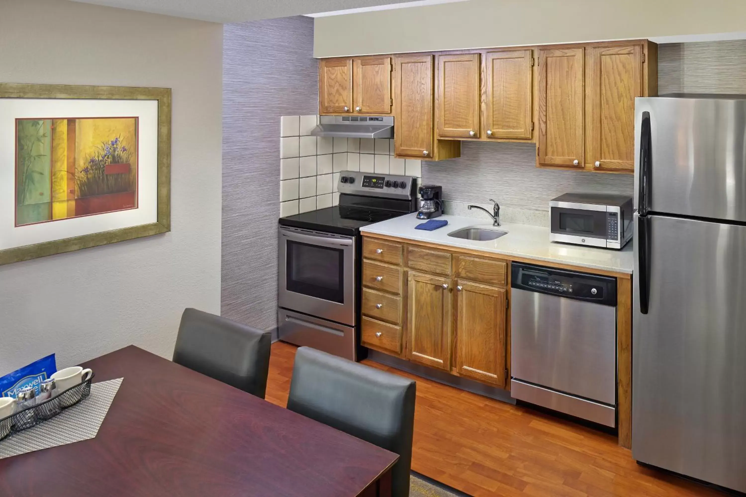 Kitchen or kitchenette, Kitchen/Kitchenette in New Haven Village Suites