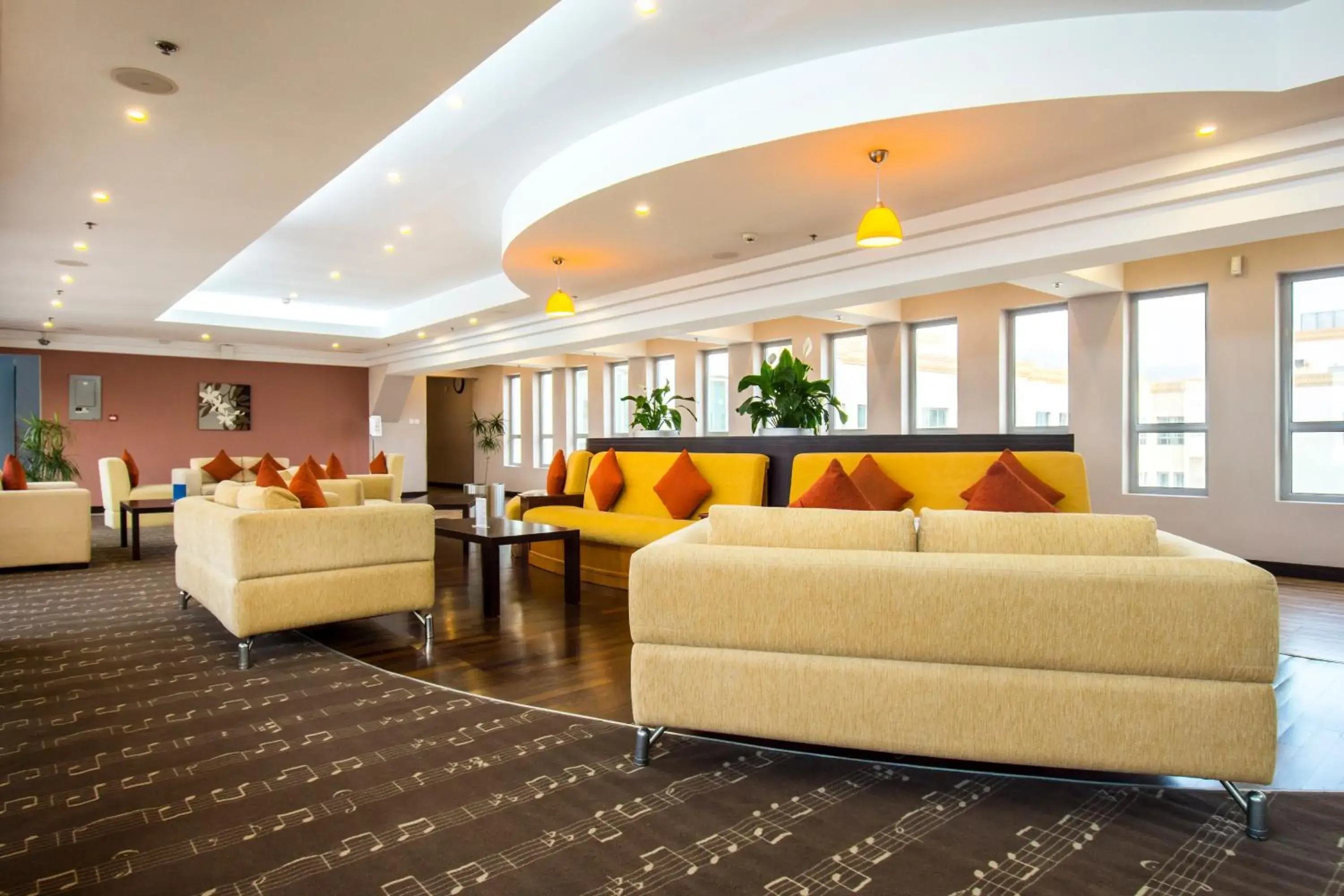 Lounge or bar, Lobby/Reception in City Seasons Hotel & Suites Muscat