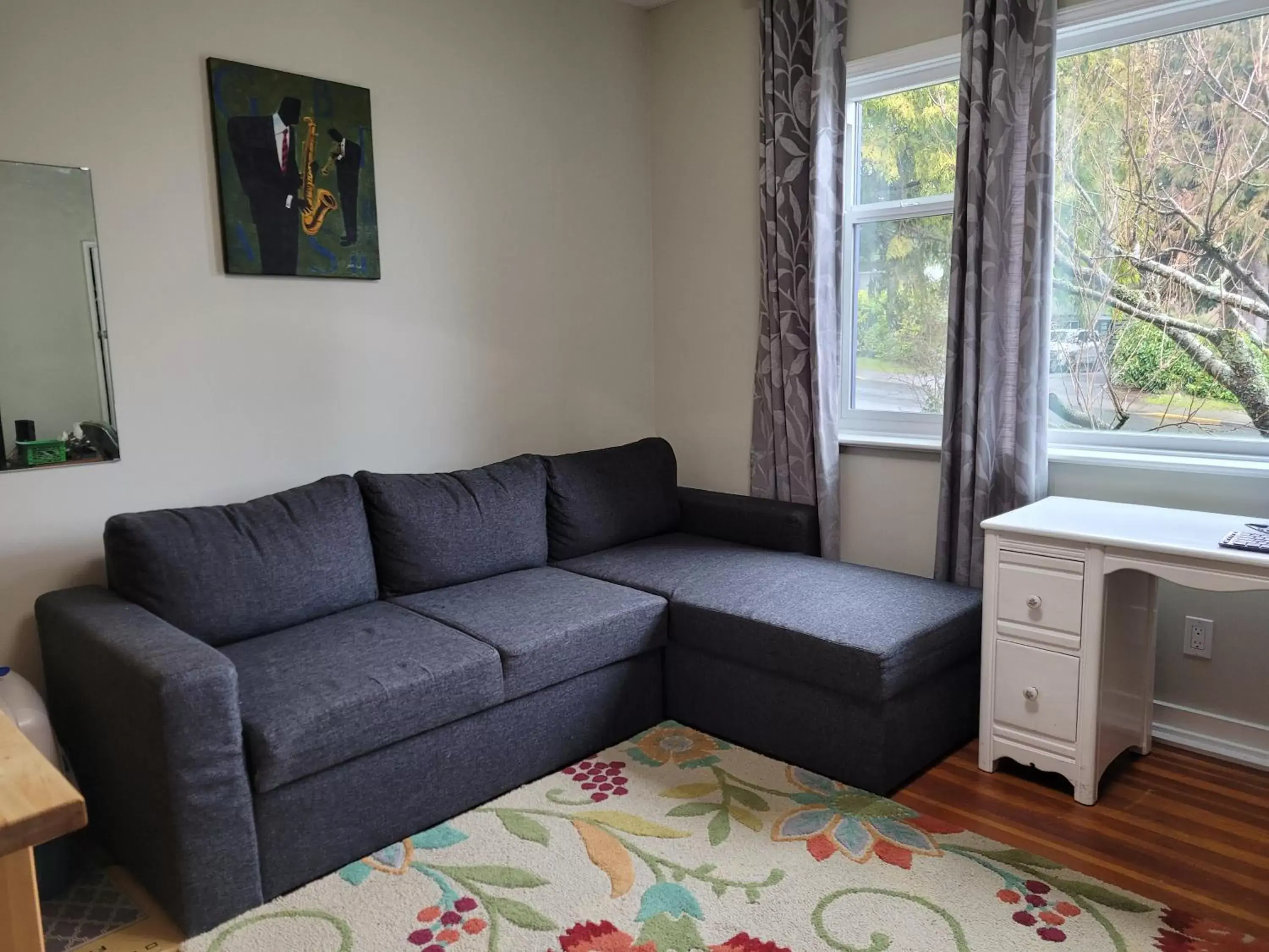 Seating Area in Campbell Cottage B&B