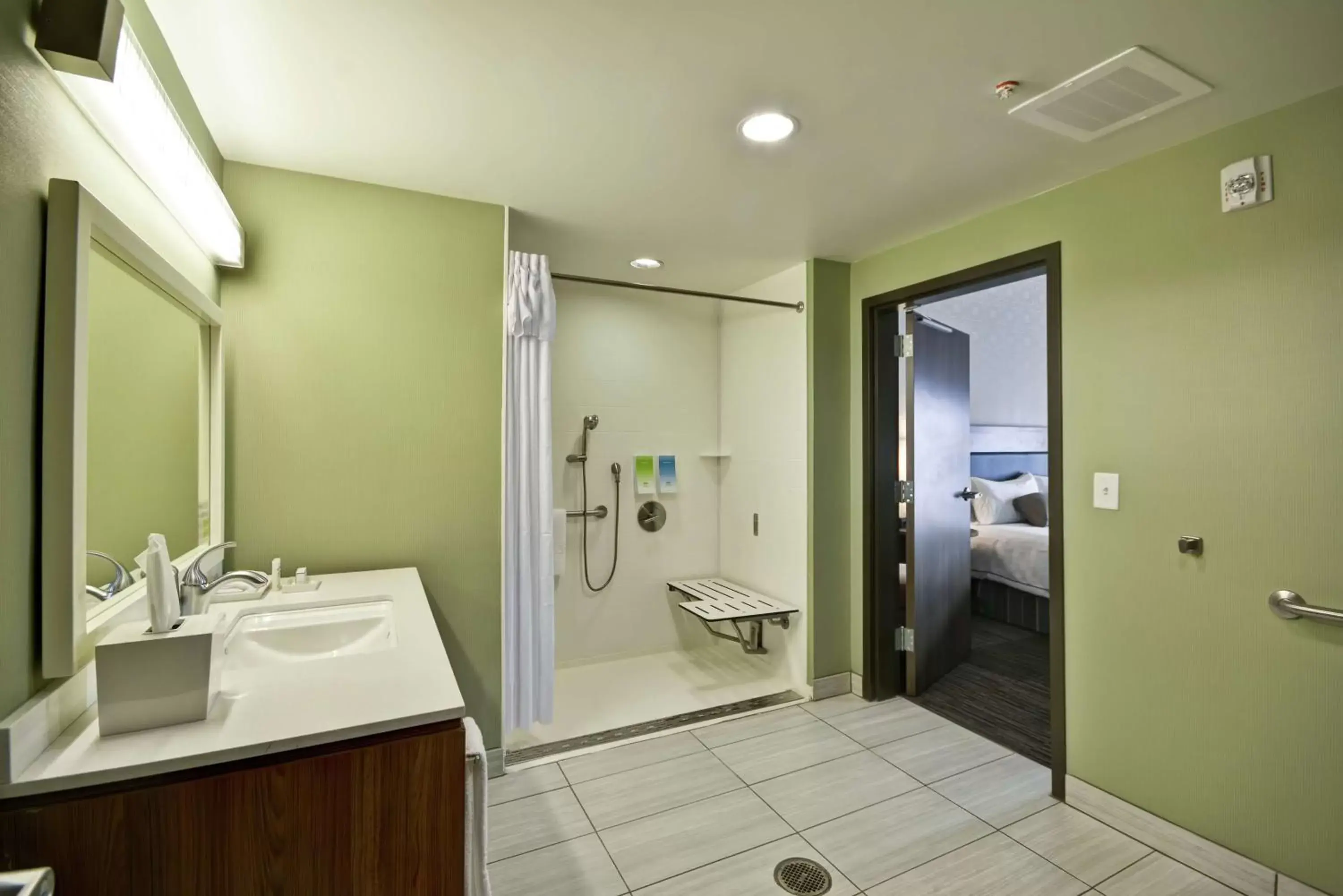 Bathroom in Home2 Suites By Hilton St. Simons Island