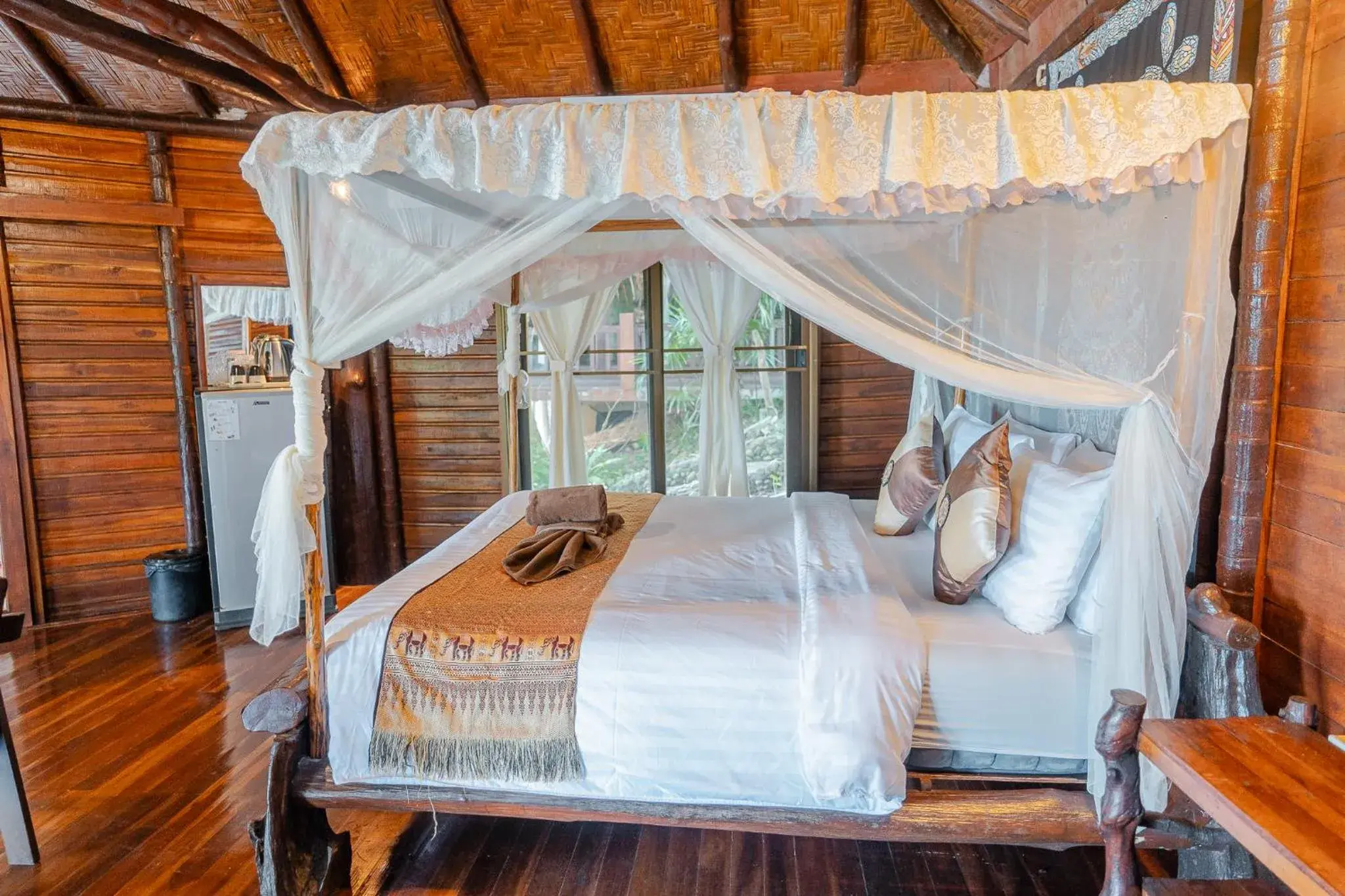 Bedroom, Bed in Koh Jum Resort