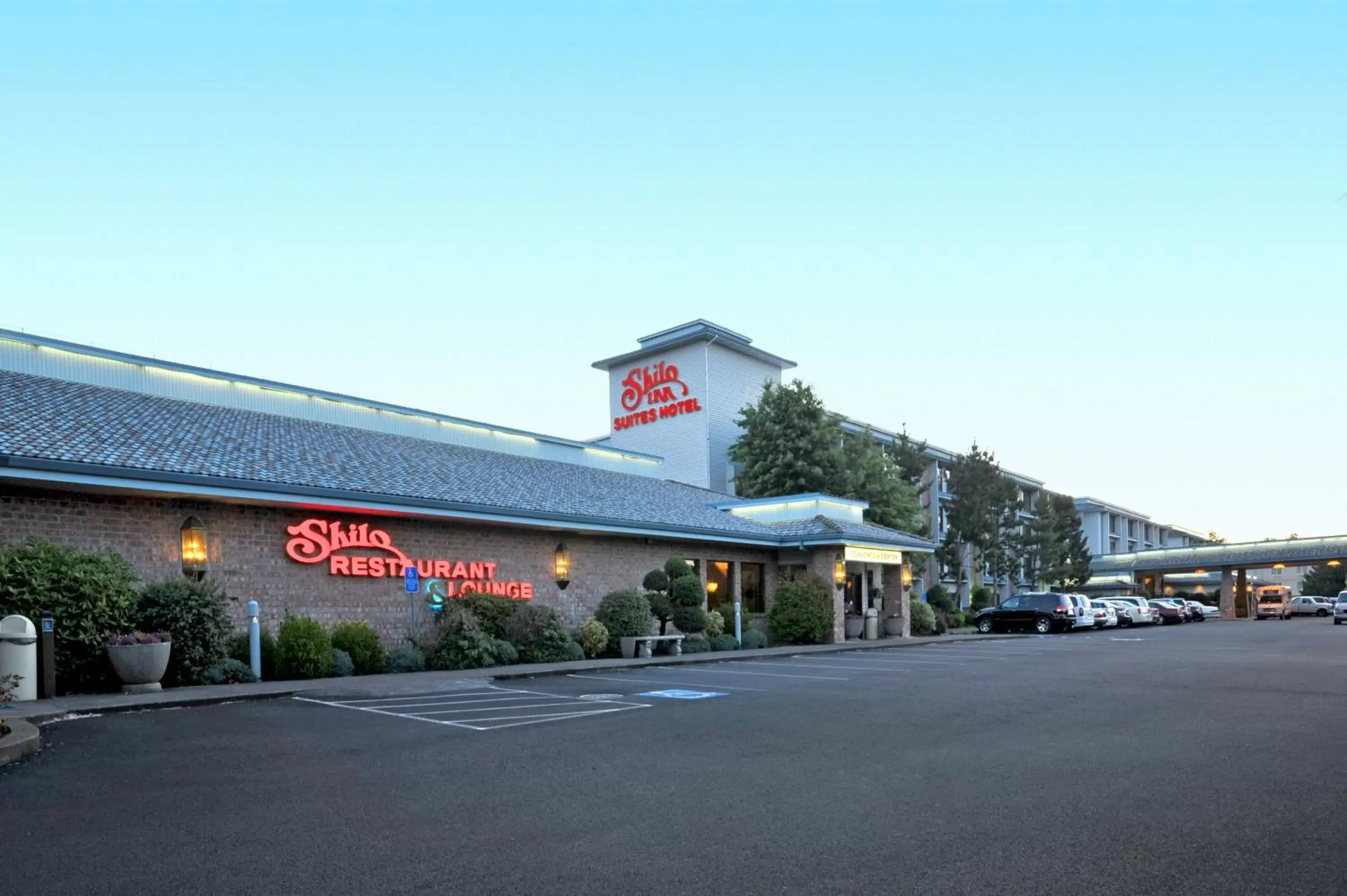 Facade/entrance in Shilo Inn Portland Airport