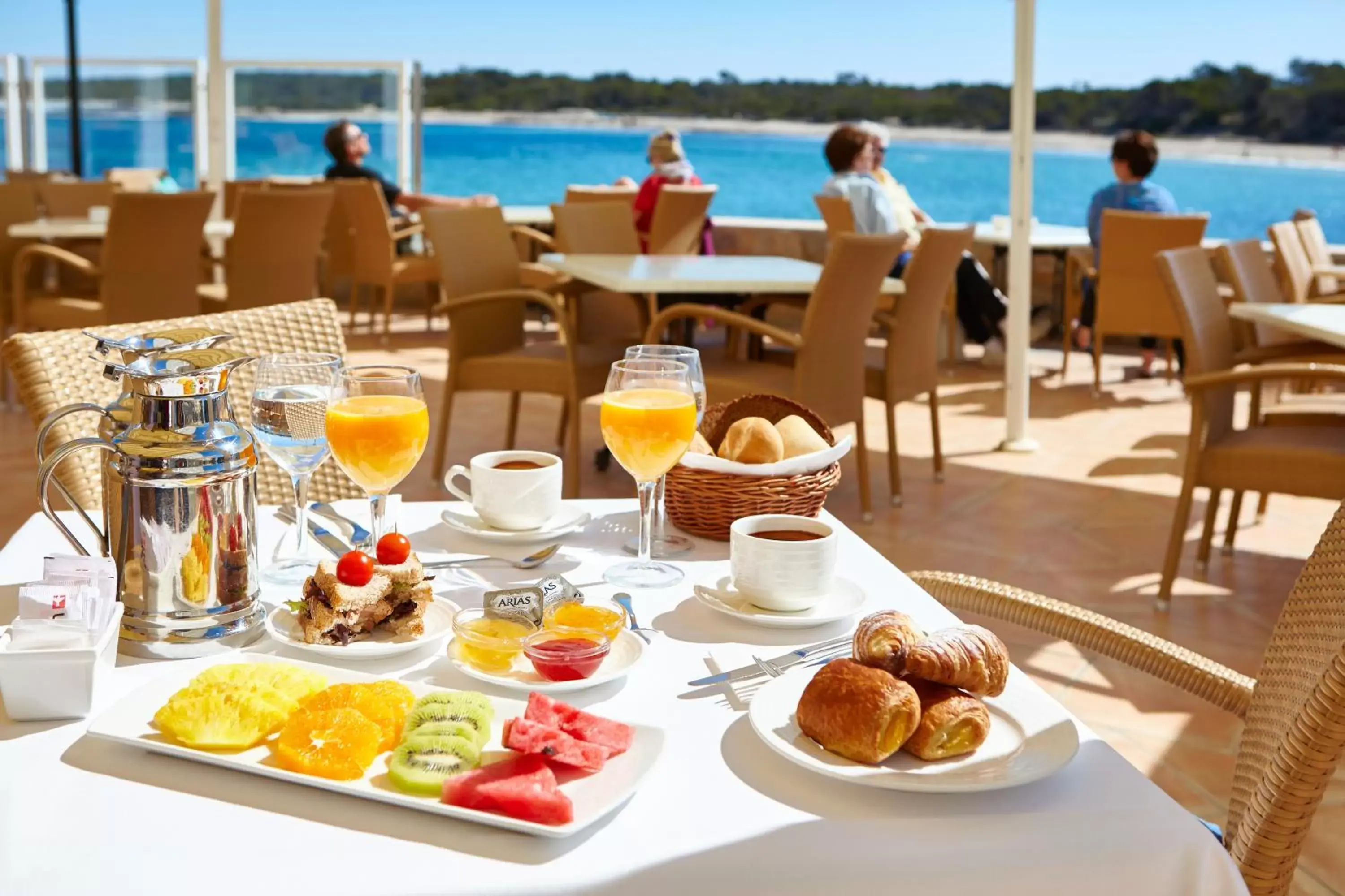 Breakfast, Restaurant/Places to Eat in Universal Hotel Marqués