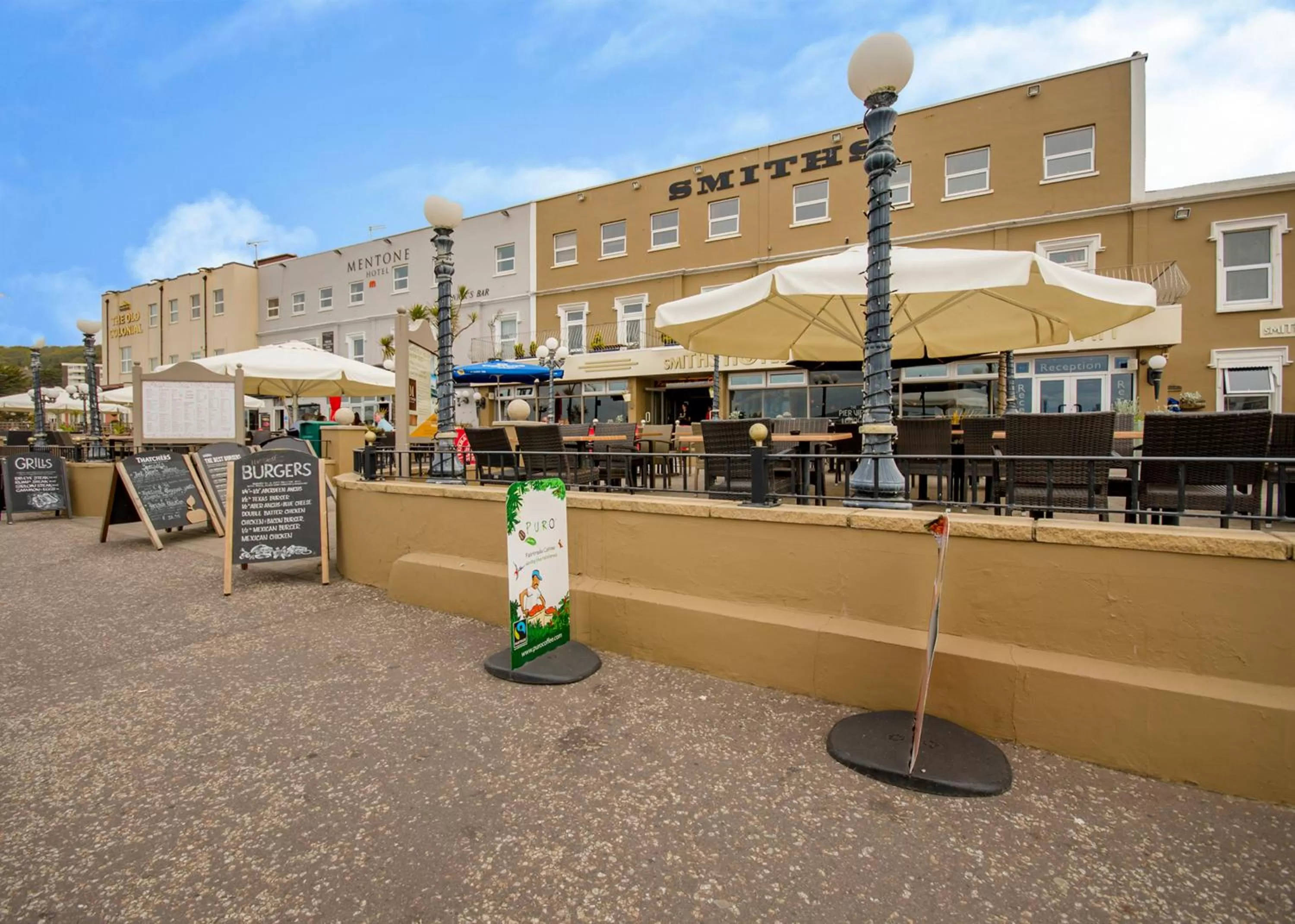 Facade/entrance, Property Building in Smiths Hotel