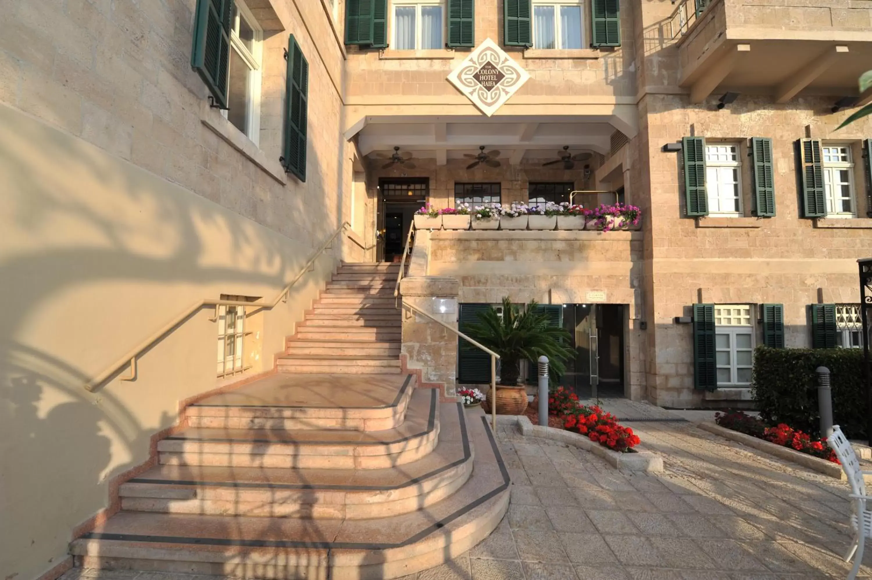 Facade/entrance in The Colony Hotel