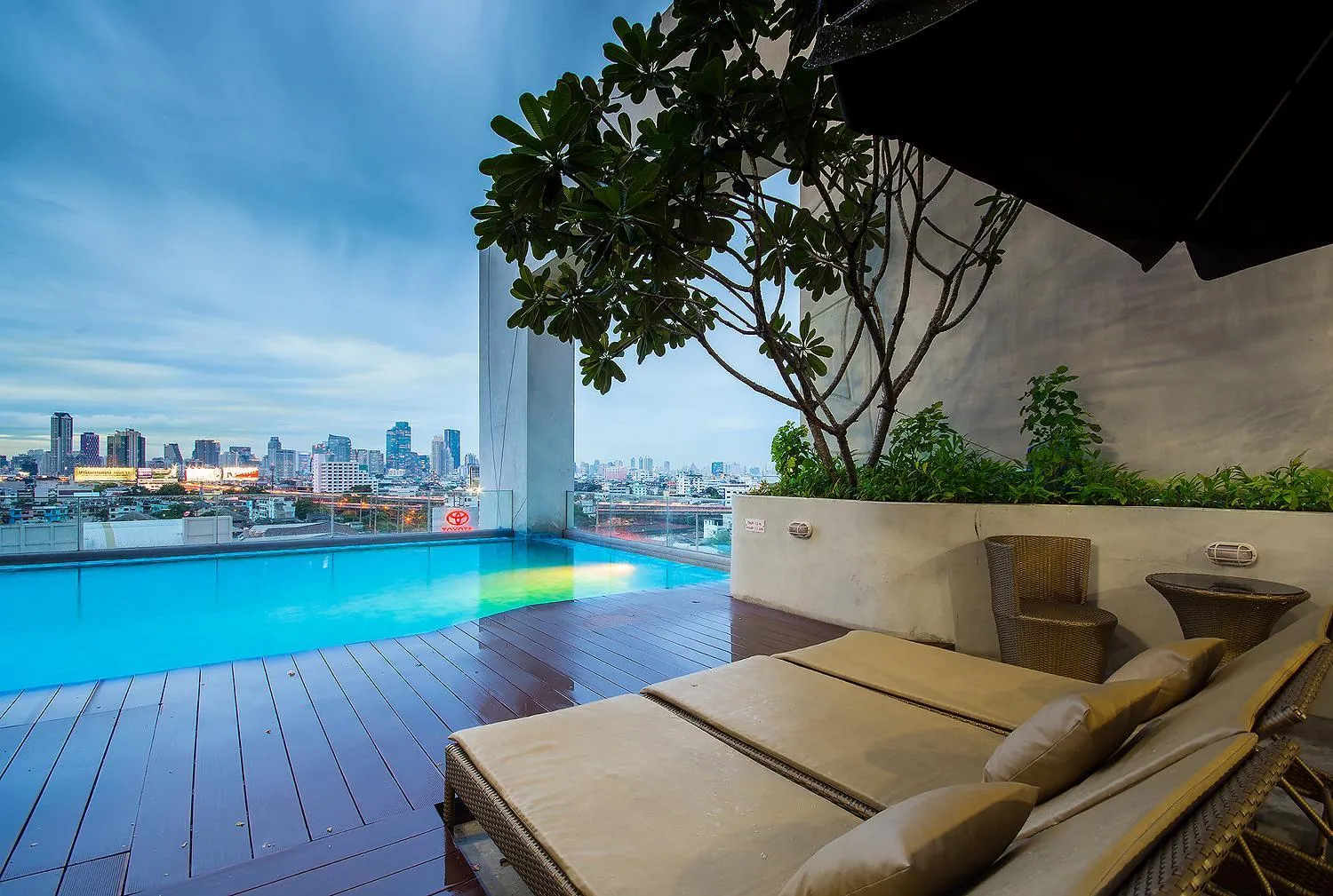 Swimming pool in Grand Howard Hotel Bangkok