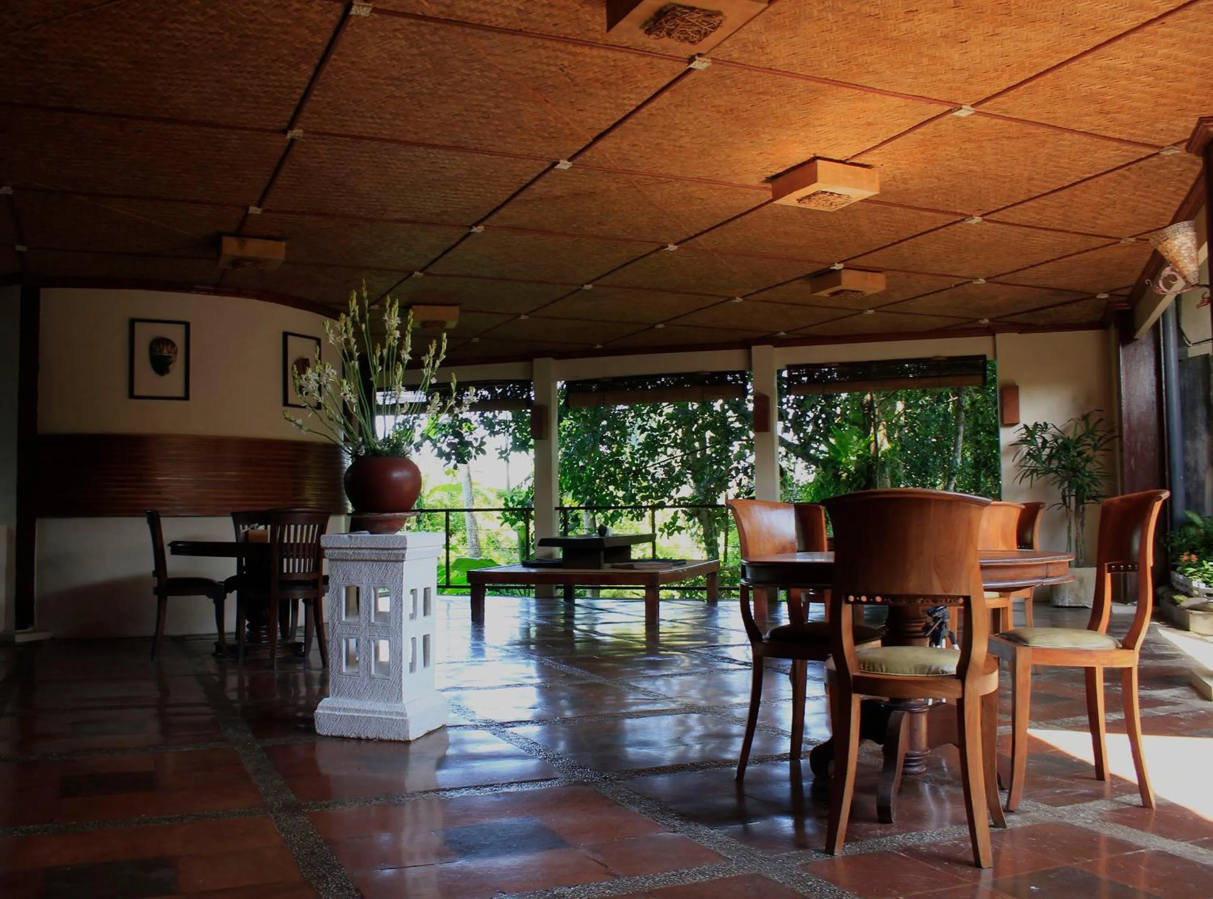 Restaurant/places to eat in Junjungan Ubud Hotel and Spa