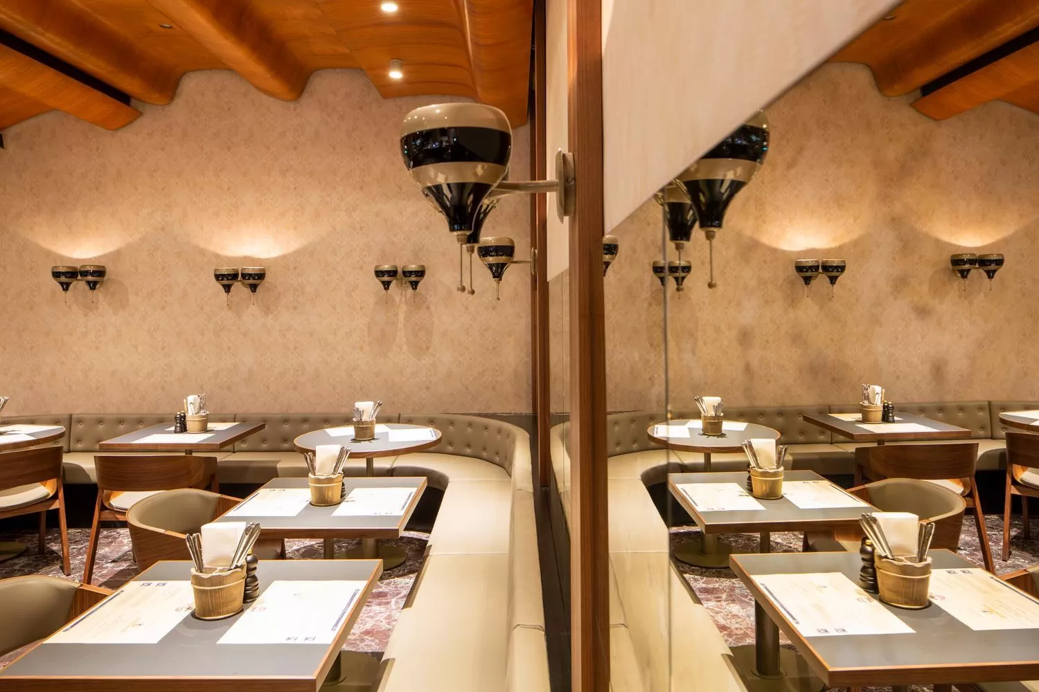 Restaurant/places to eat in Hotel Walhalla