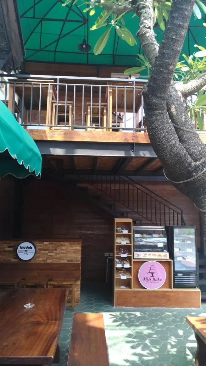 Property building in Bladok Hotel & Restaurant