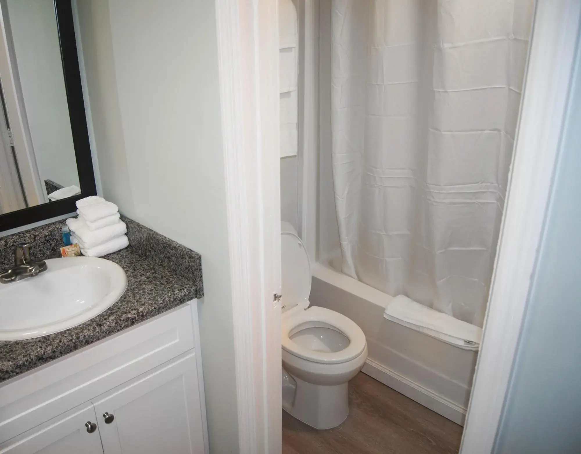 Bathroom in Ocean Plaza Motel