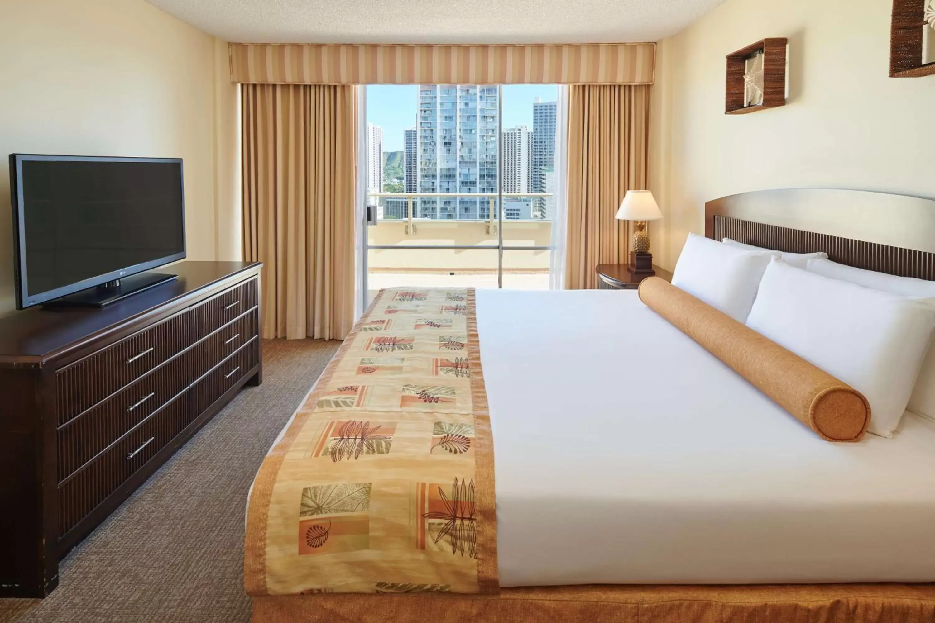 Bedroom, Bed in OHANA Waikiki East by OUTRIGGER