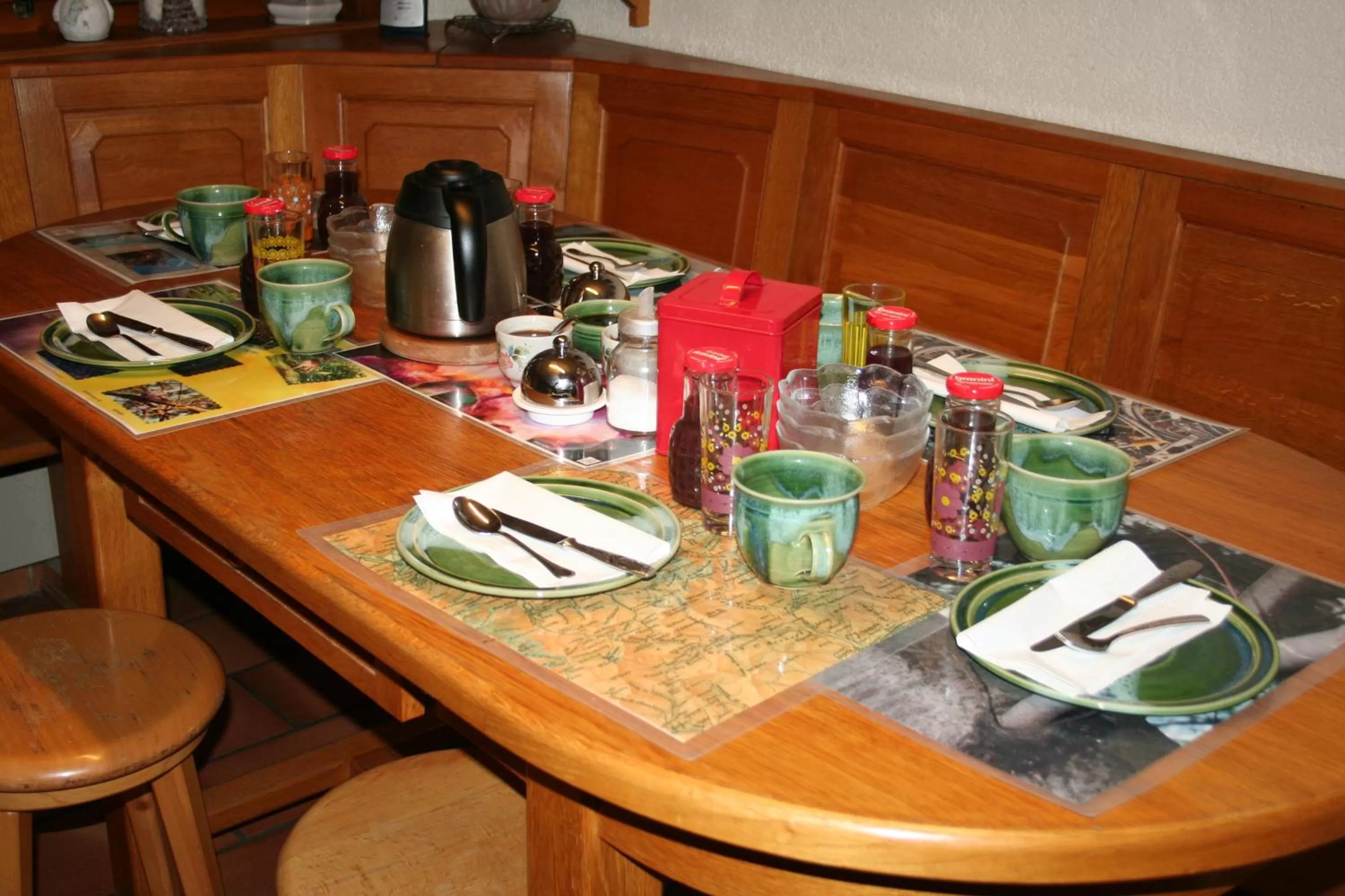 Continental breakfast in BnB Claudy et Elizabeth Michellod-Dutheil