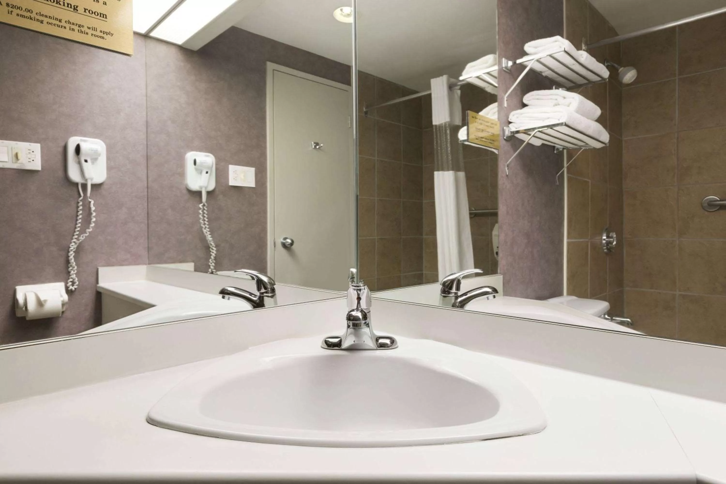 TV and multimedia in Days Inn by Wyndham Ottawa West