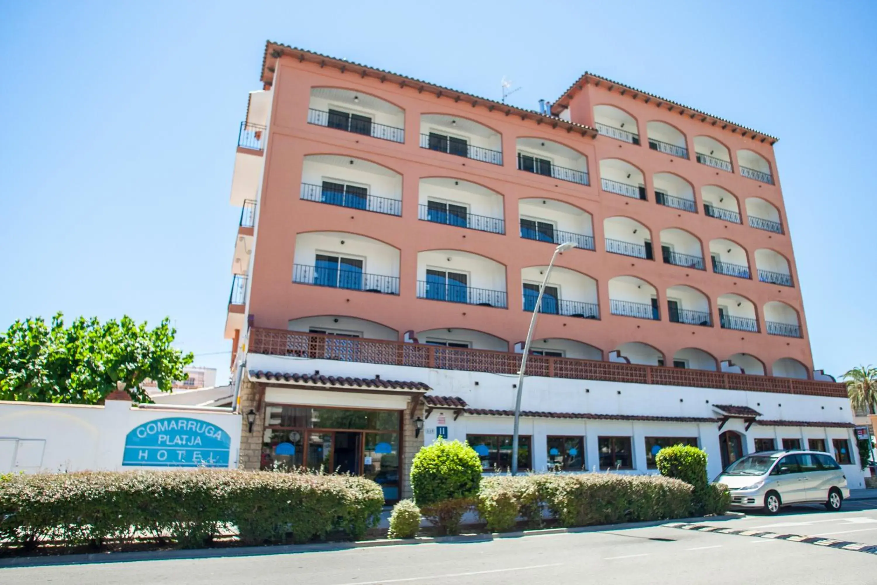 Facade/entrance in Hotel Comarruga Platja Facade/entrance in Hotel Comarruga Platja